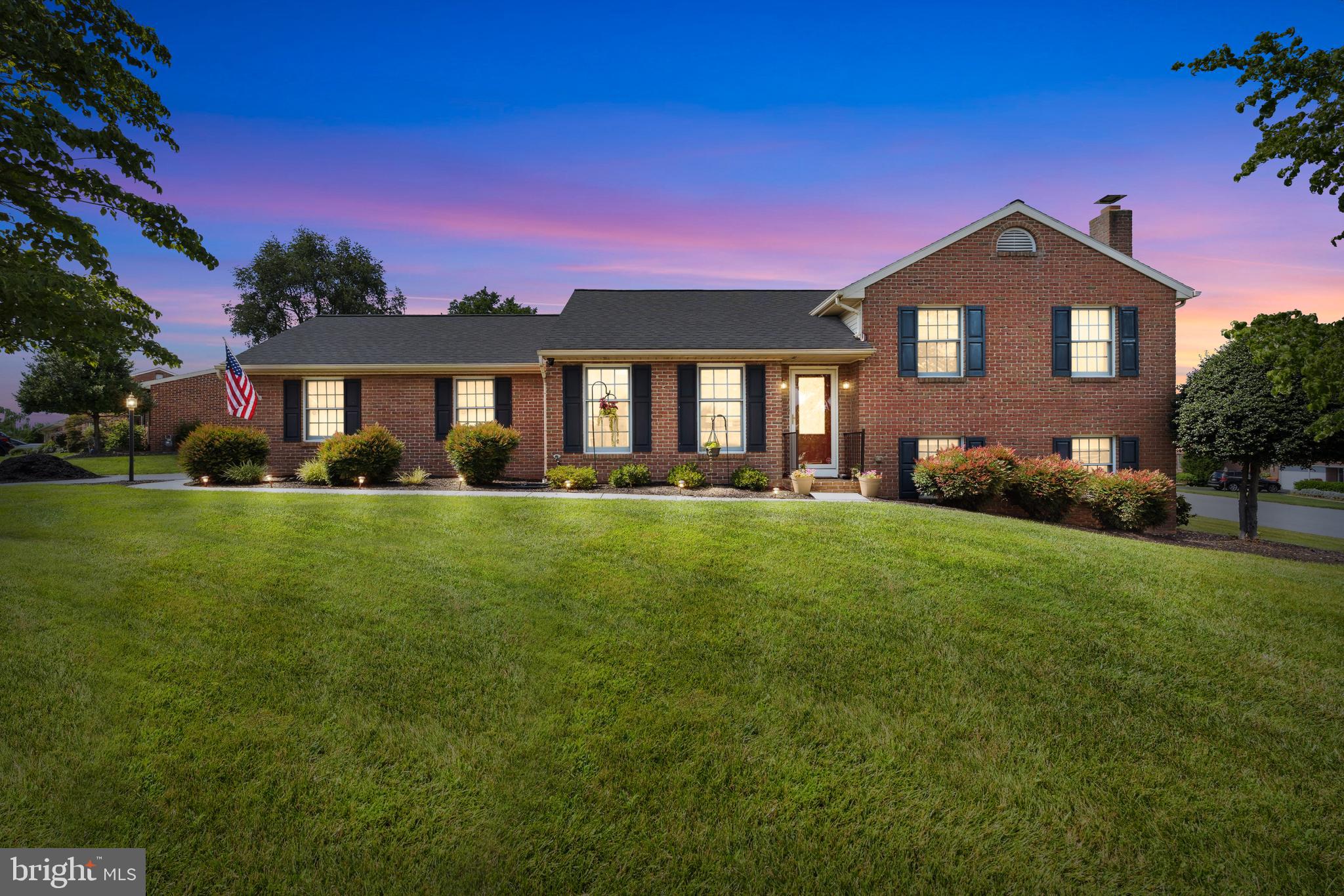 COLONIAL PARK EAST - Residential