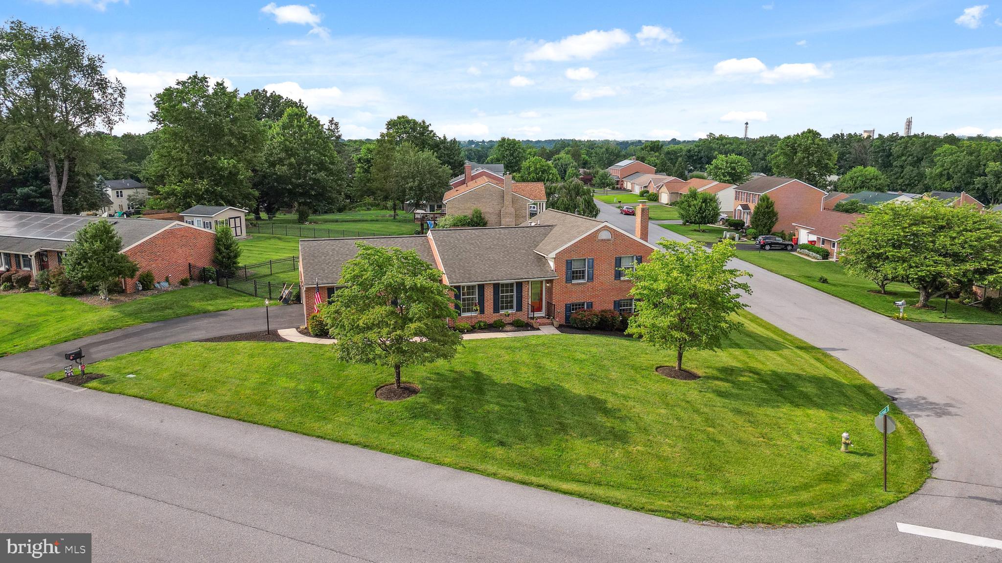 COLONIAL PARK EAST - Residential