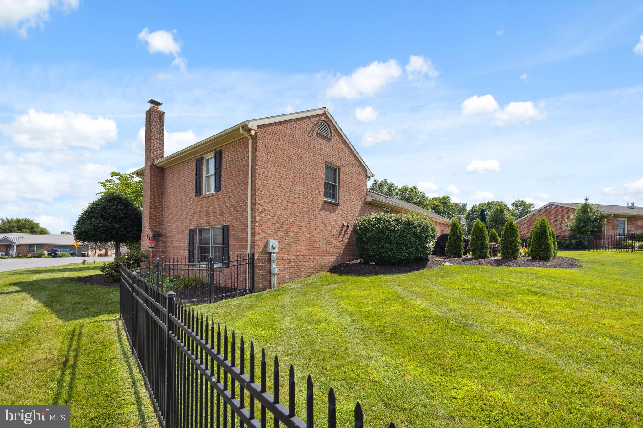 COLONIAL PARK EAST - Residential