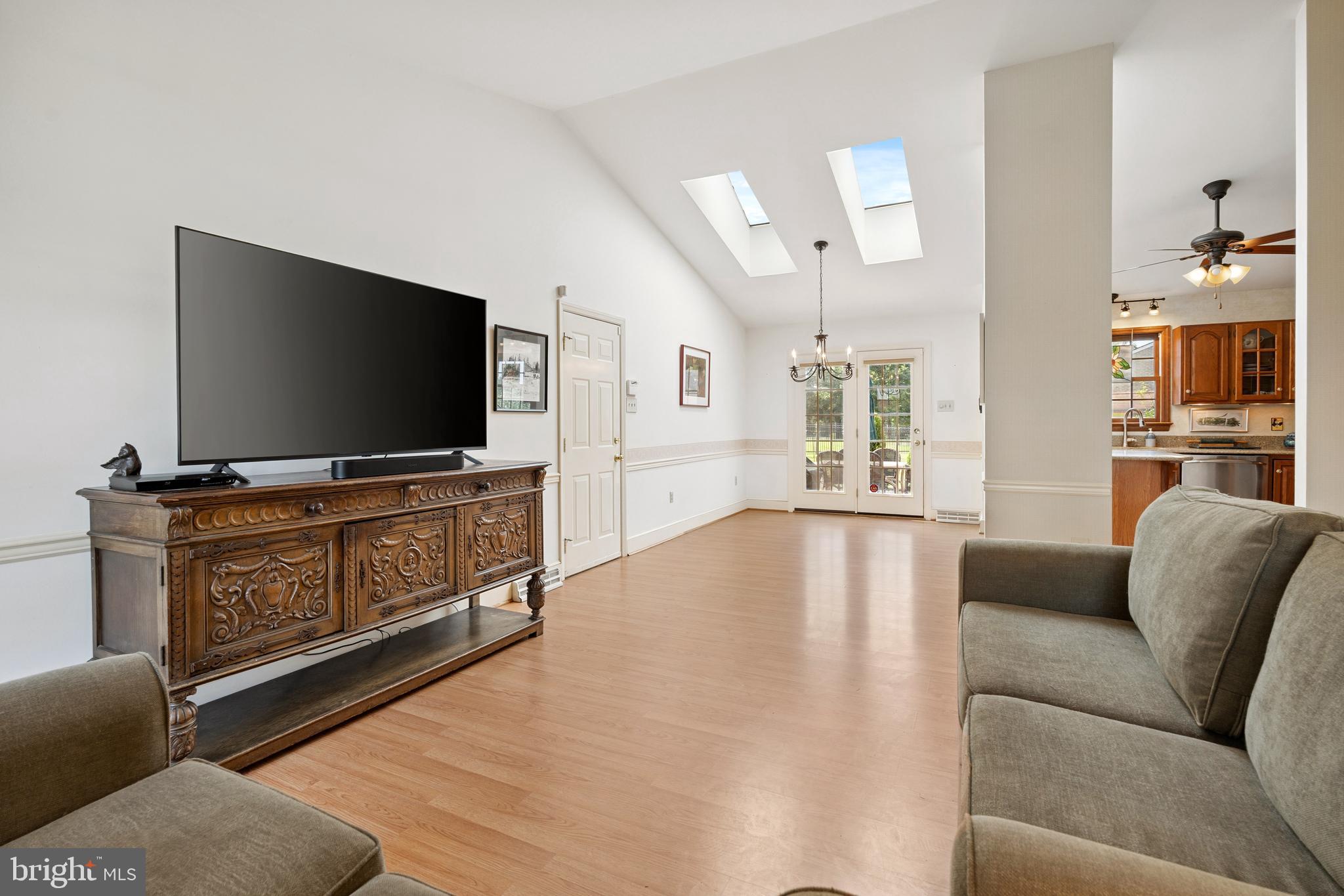 COLONIAL PARK EAST - Residential