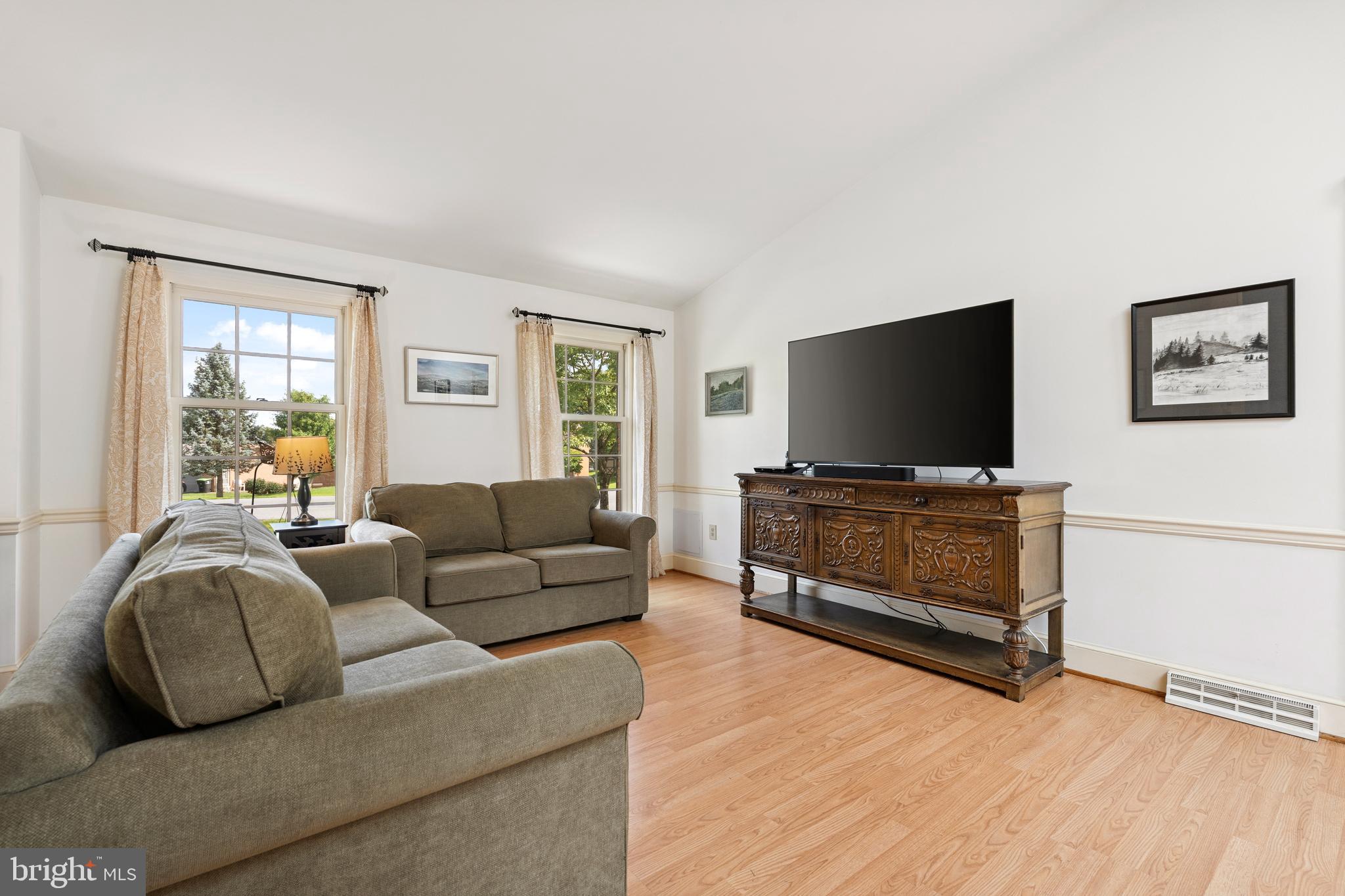 COLONIAL PARK EAST - Residential