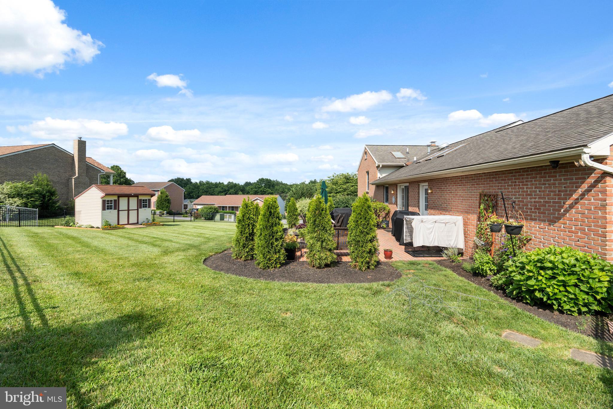 COLONIAL PARK EAST - Residential