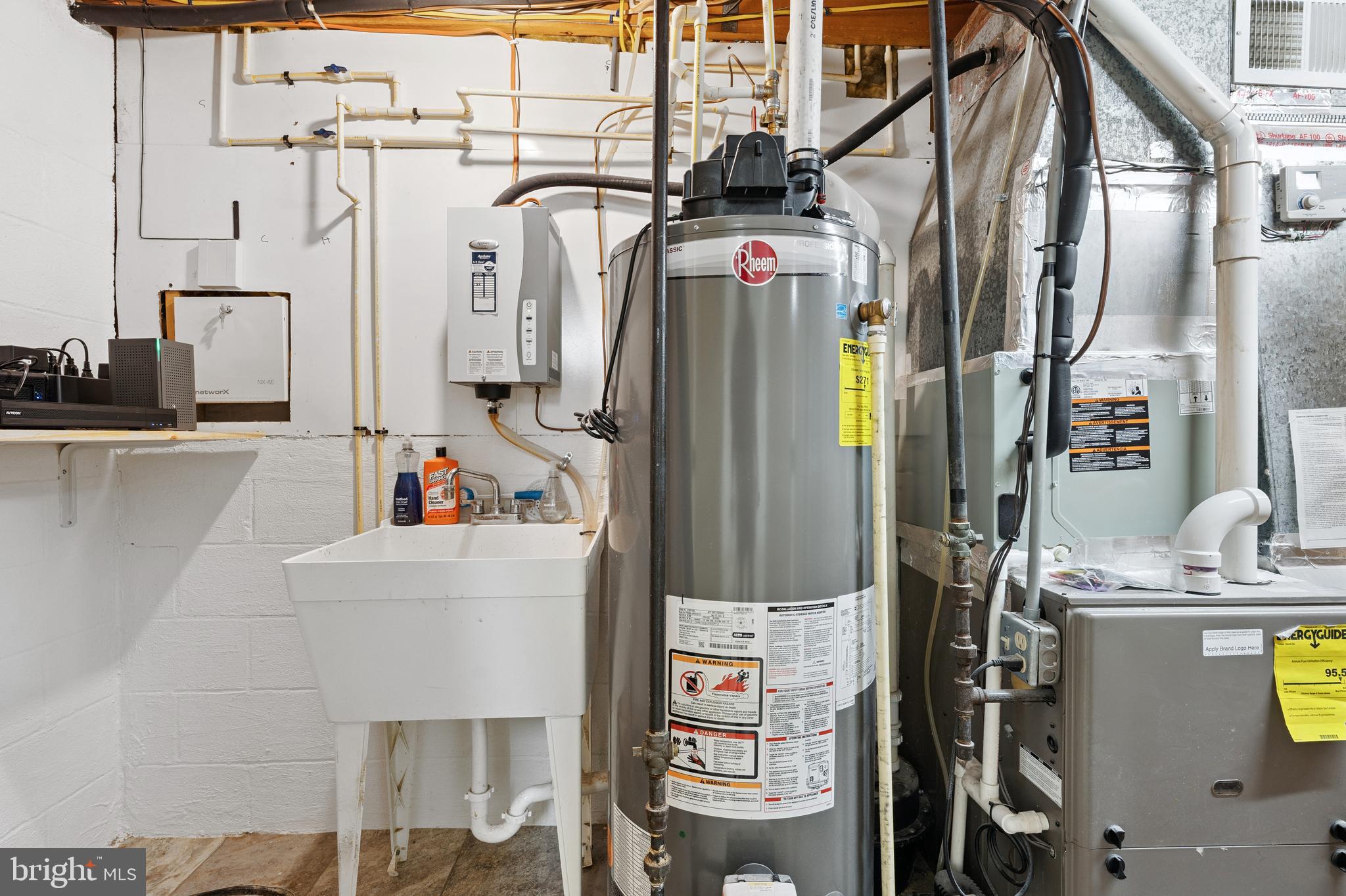 COLONIAL PARK EAST - Residential