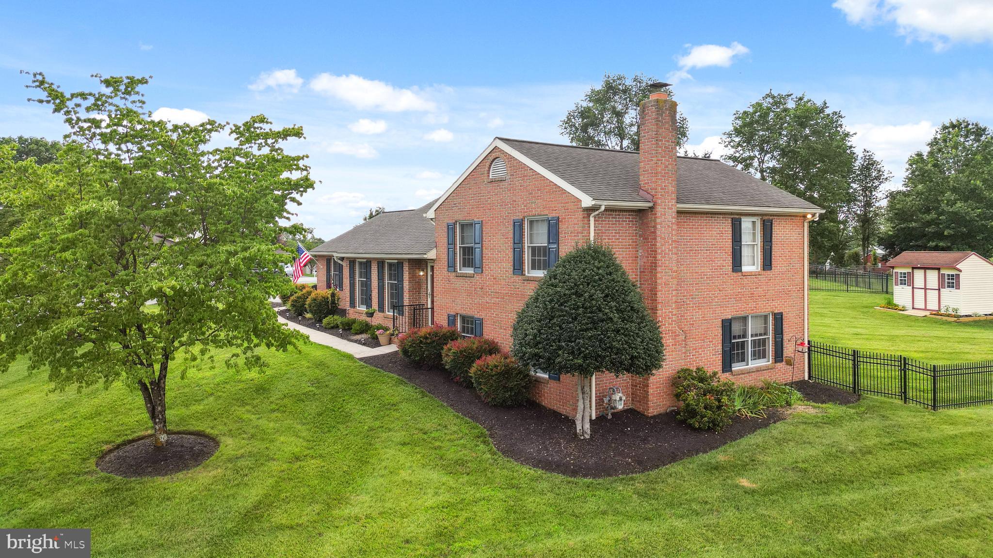 COLONIAL PARK EAST - Residential