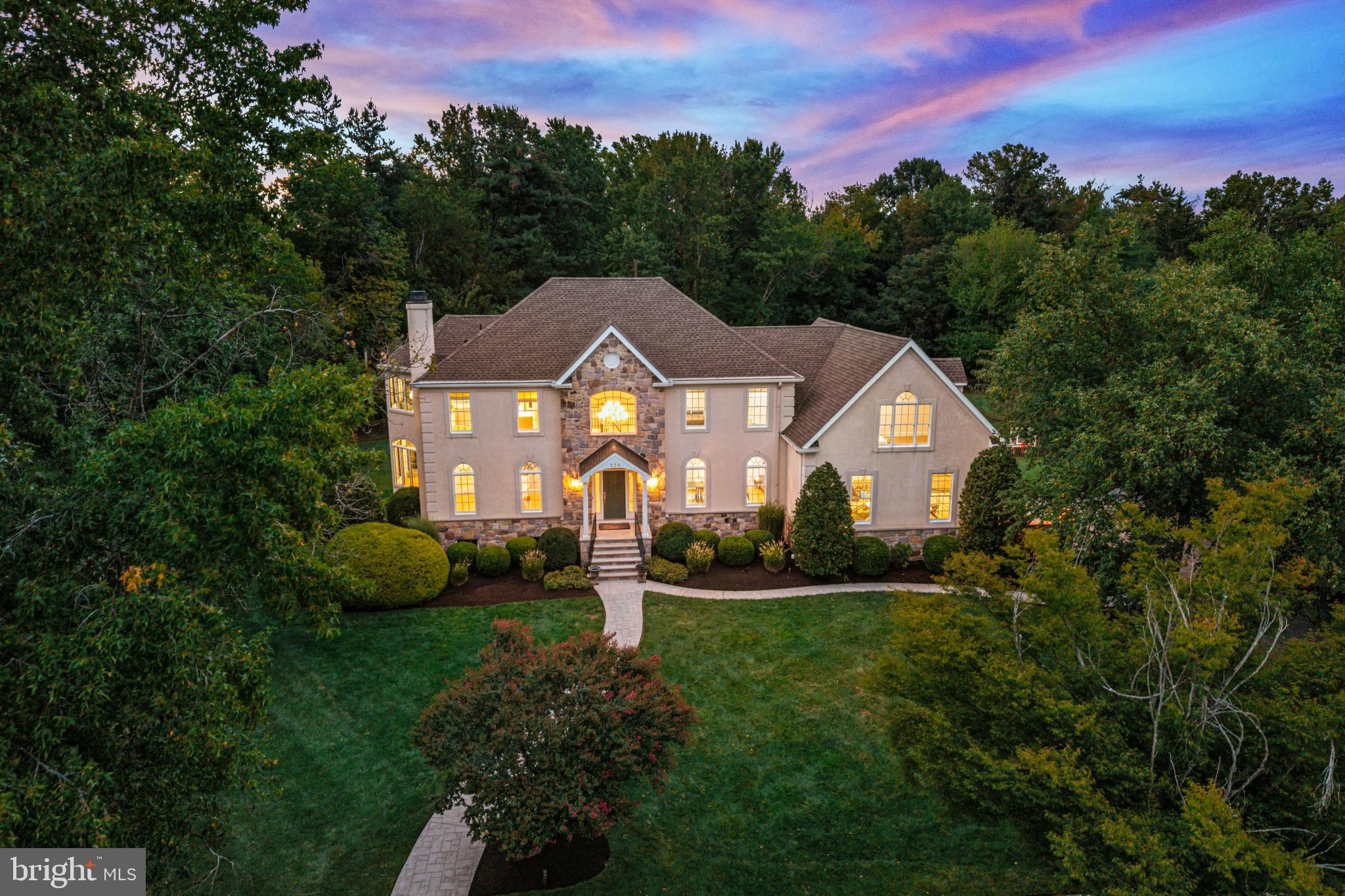 739 LIPPINCOTT AVENUE