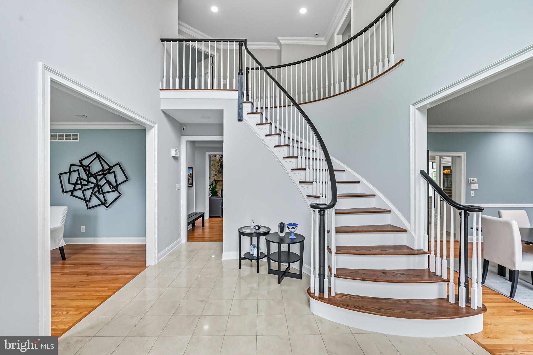 739 LIPPINCOTT AVENUE