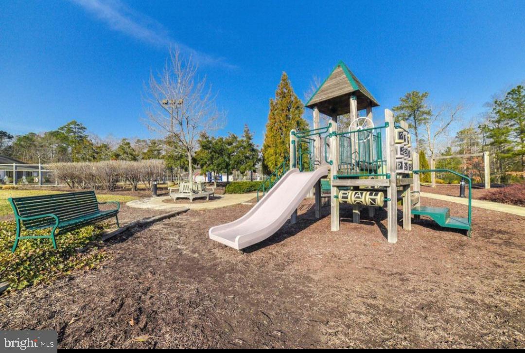 DAHLIA PARK OF WILDEWOOD - Residential Lease