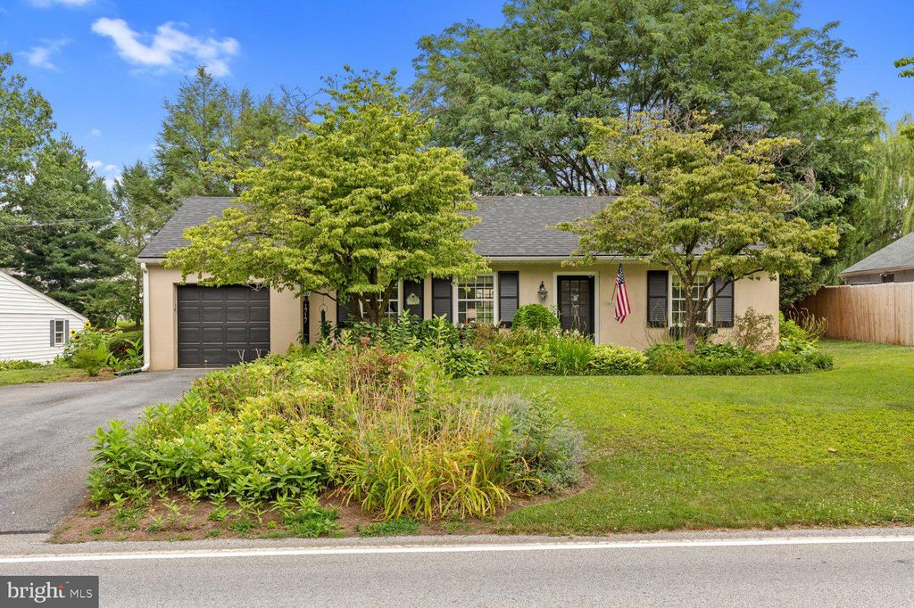 Photo of 1717 WINDY HILL RD, LANCASTER, PA 17602 (MLS # PALA2038130)