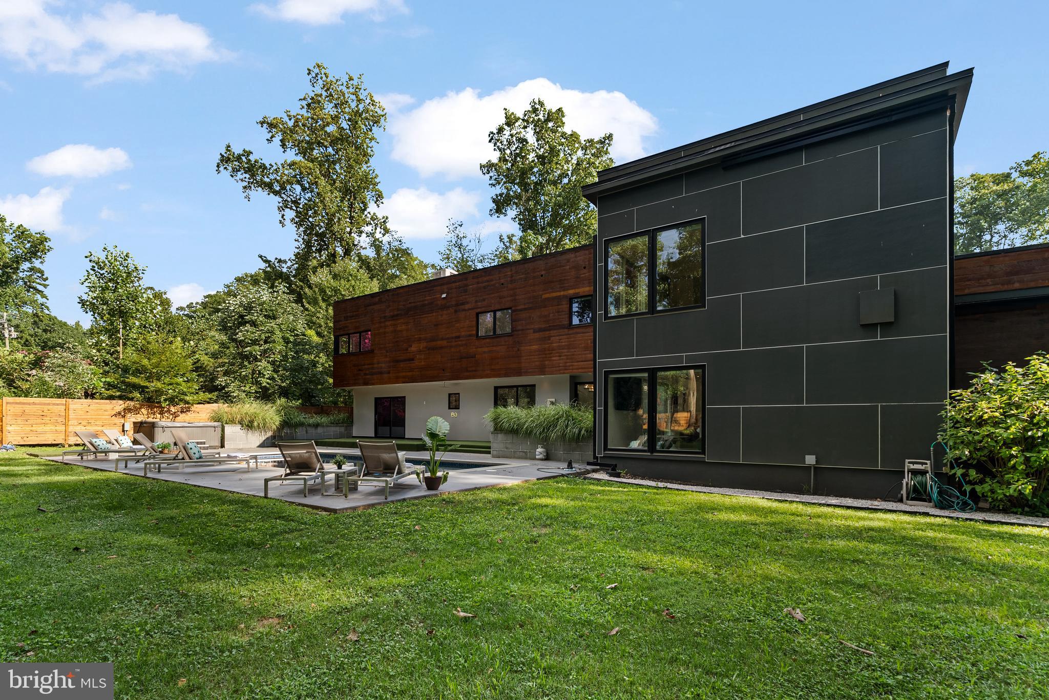 HILLMEAD - Residential