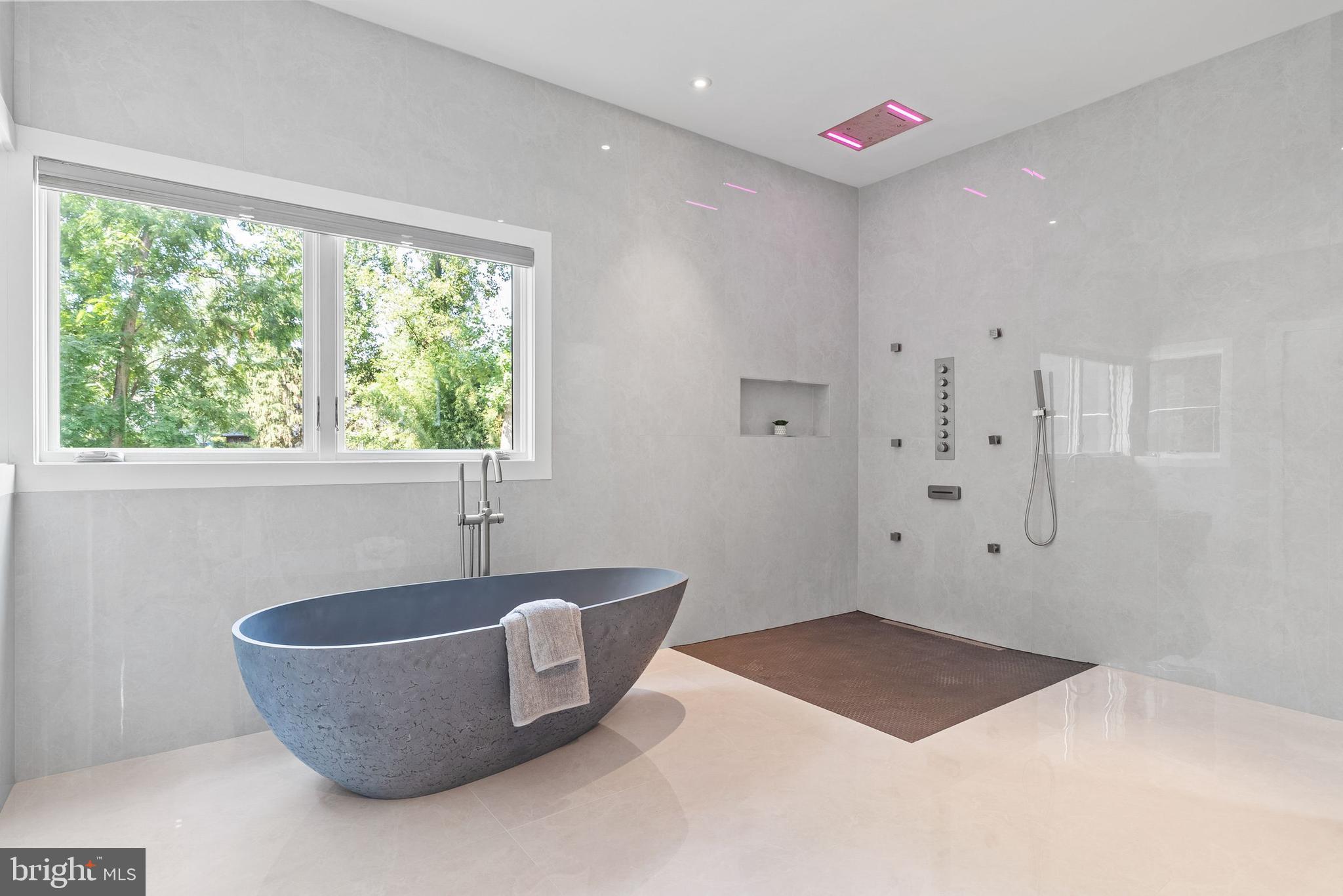 HILLMEAD - Residential