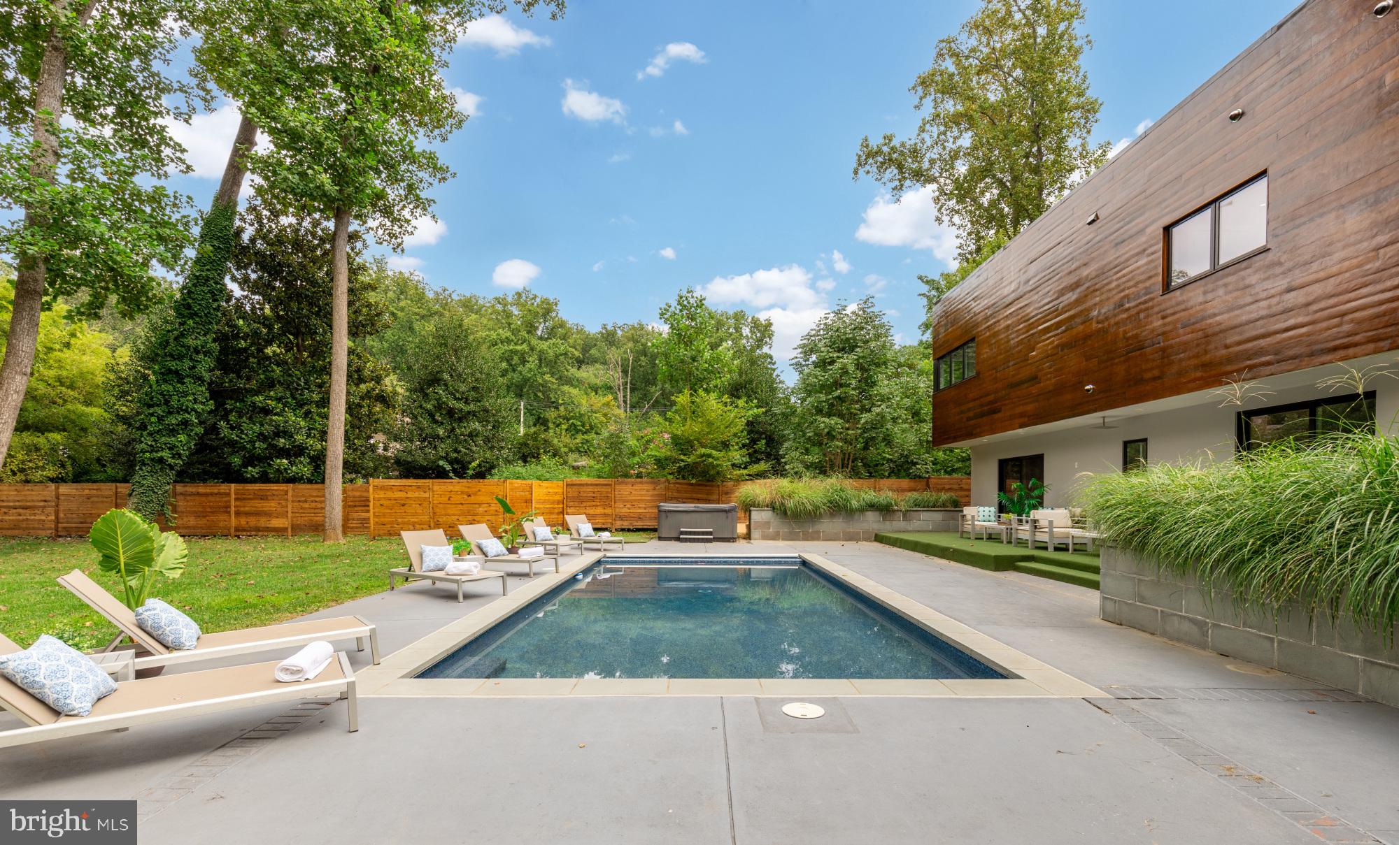 HILLMEAD - Residential