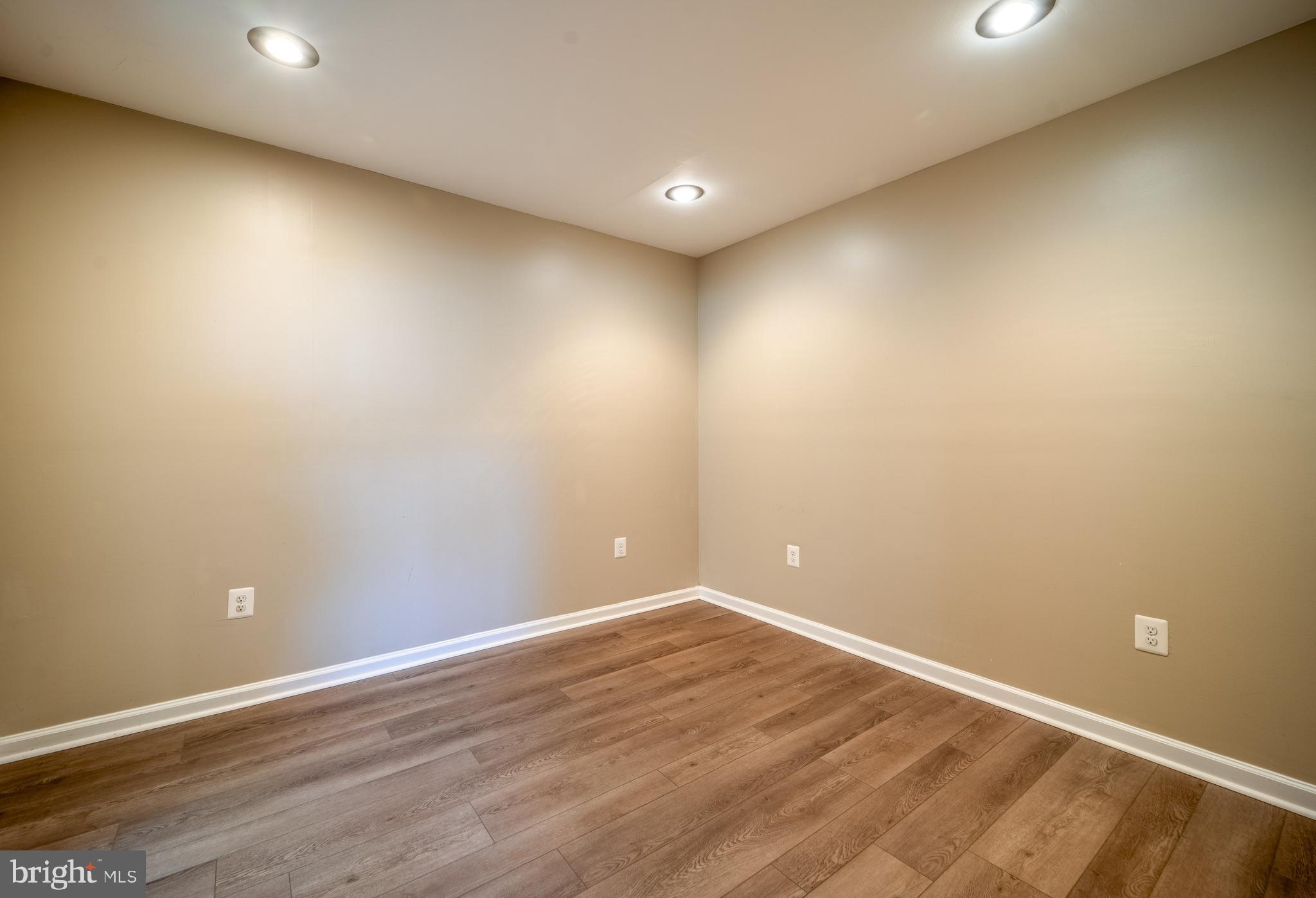 WILLOWBROOK - Residential Lease