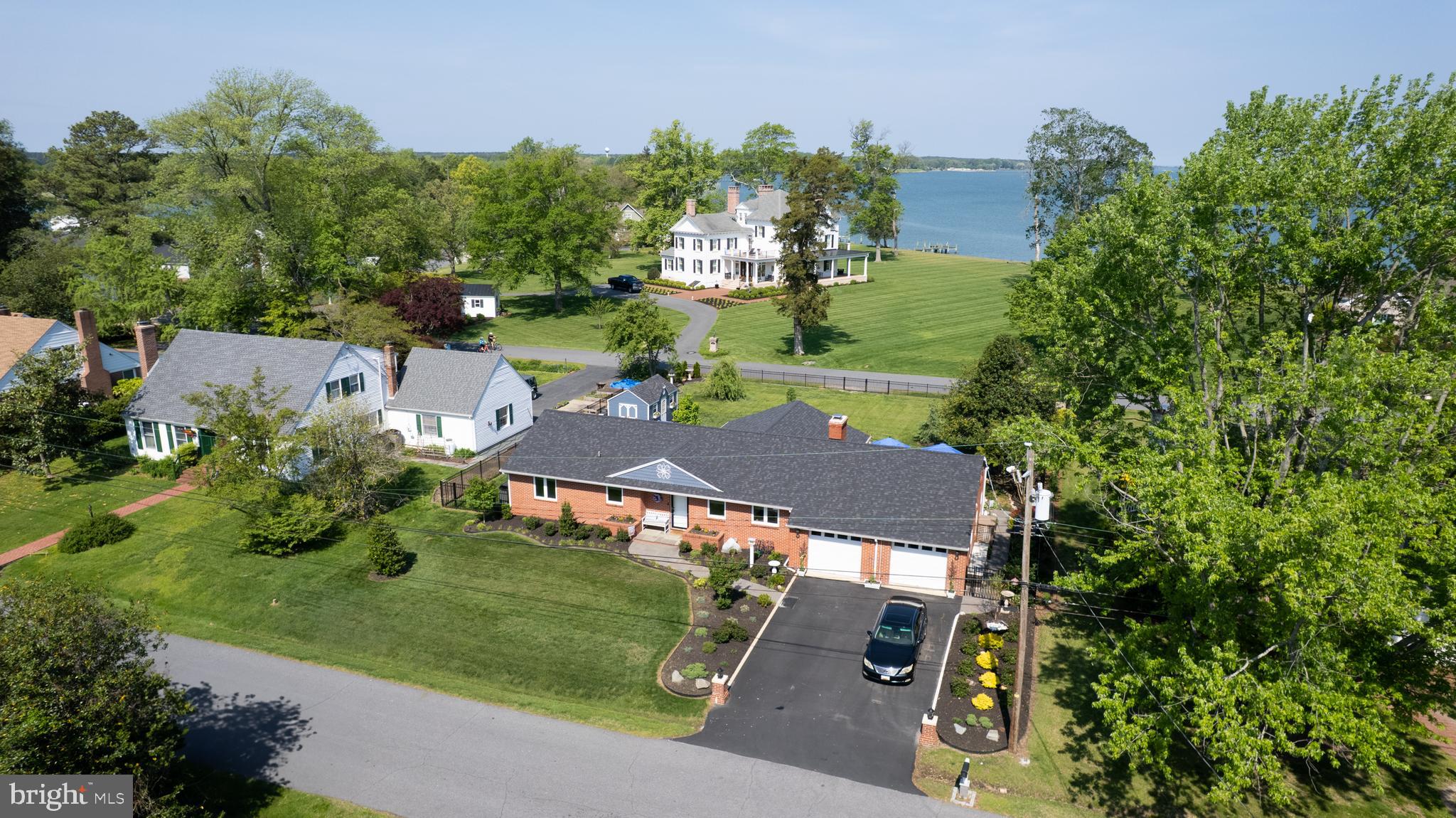 ALGONQUIN - Residential