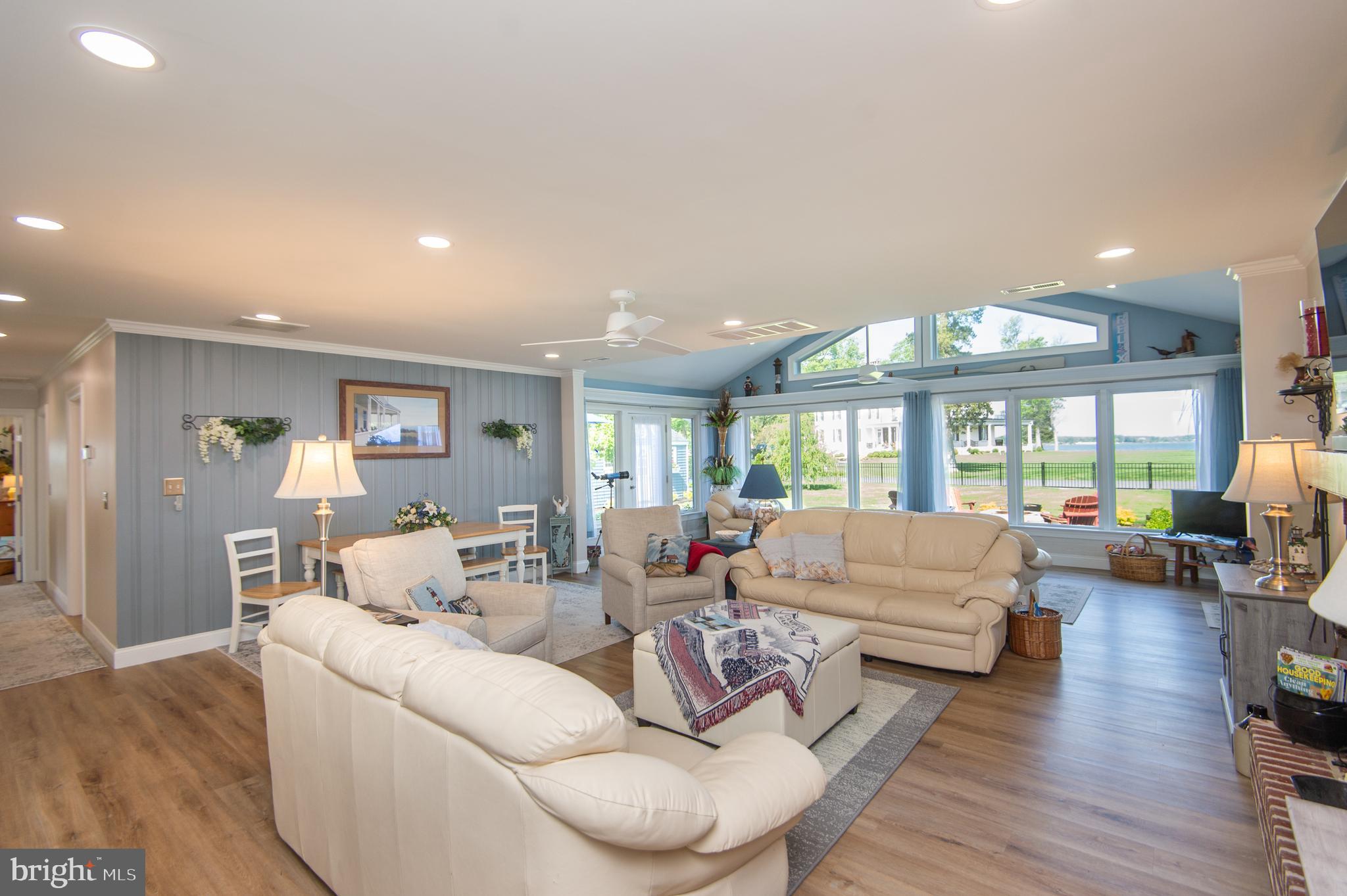 ALGONQUIN - Residential