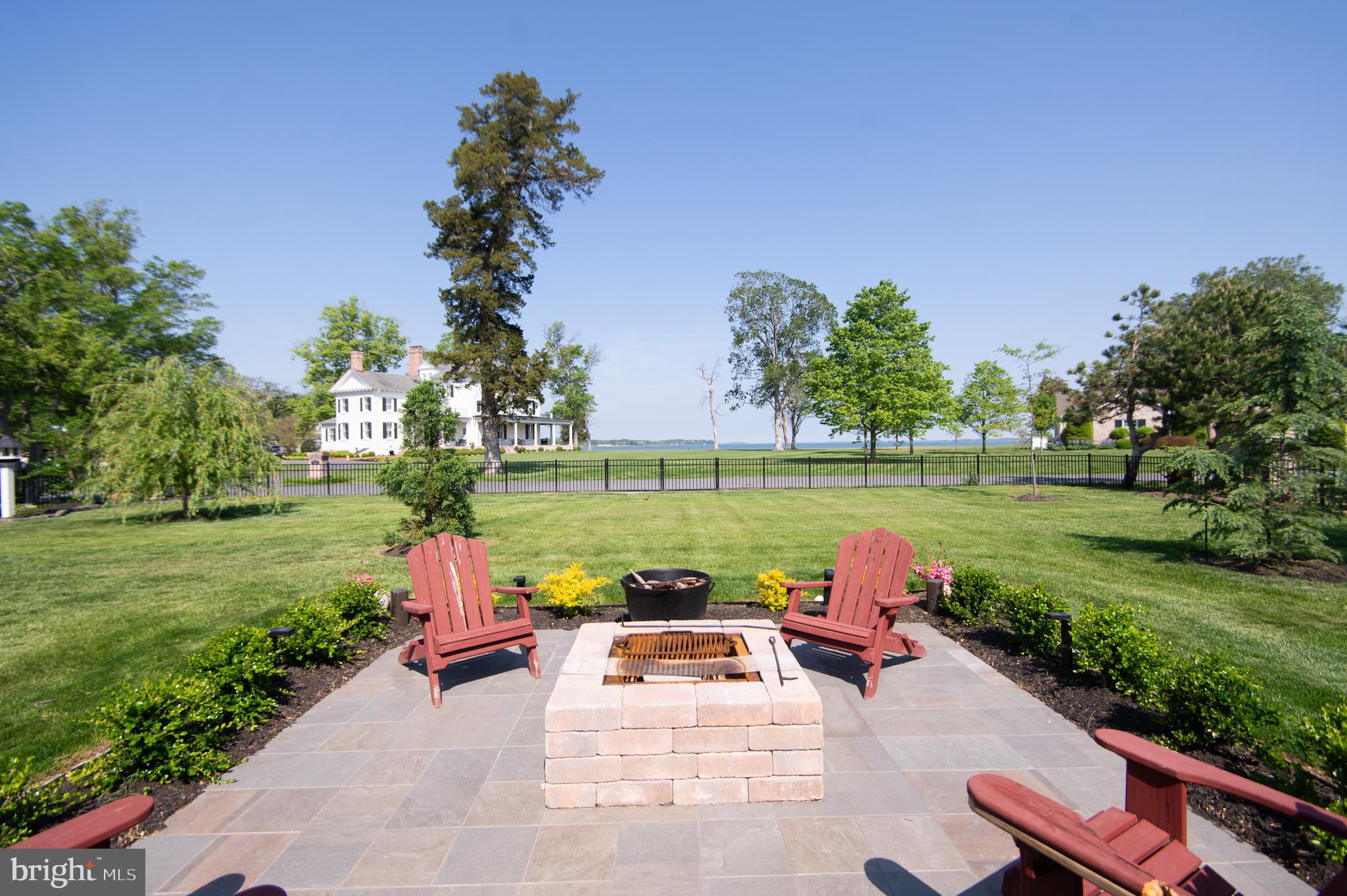 ALGONQUIN - Residential