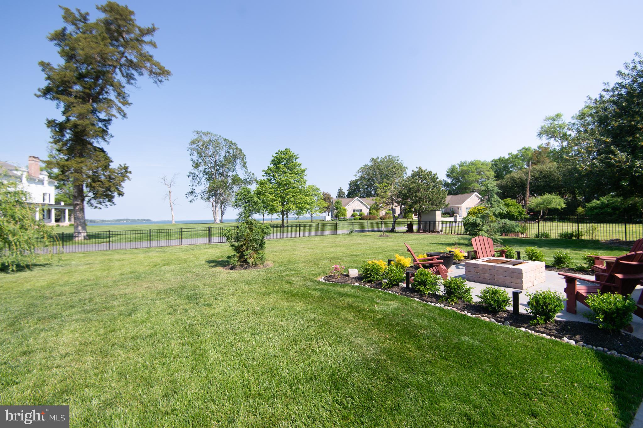 ALGONQUIN - Residential