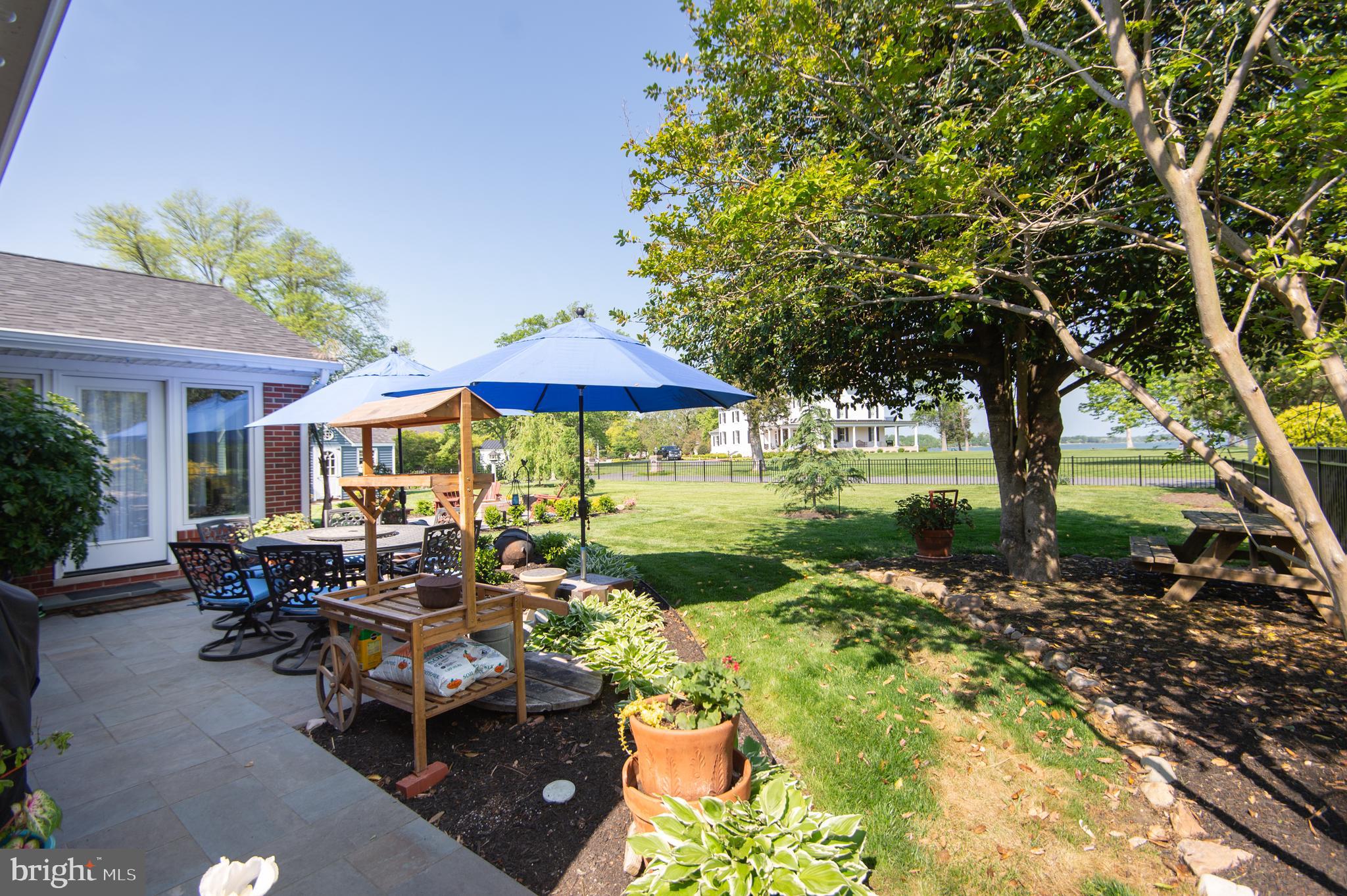 ALGONQUIN - Residential