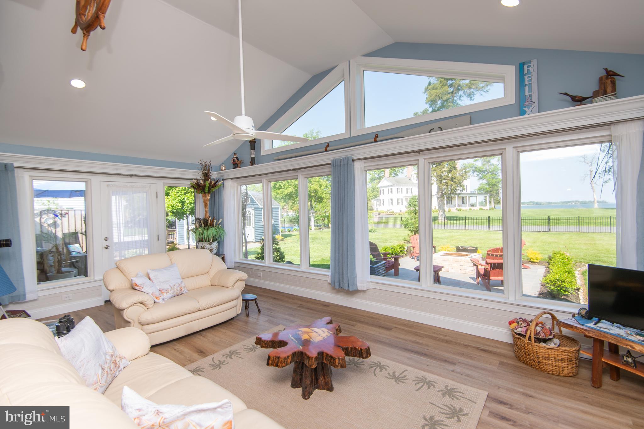 ALGONQUIN - Residential