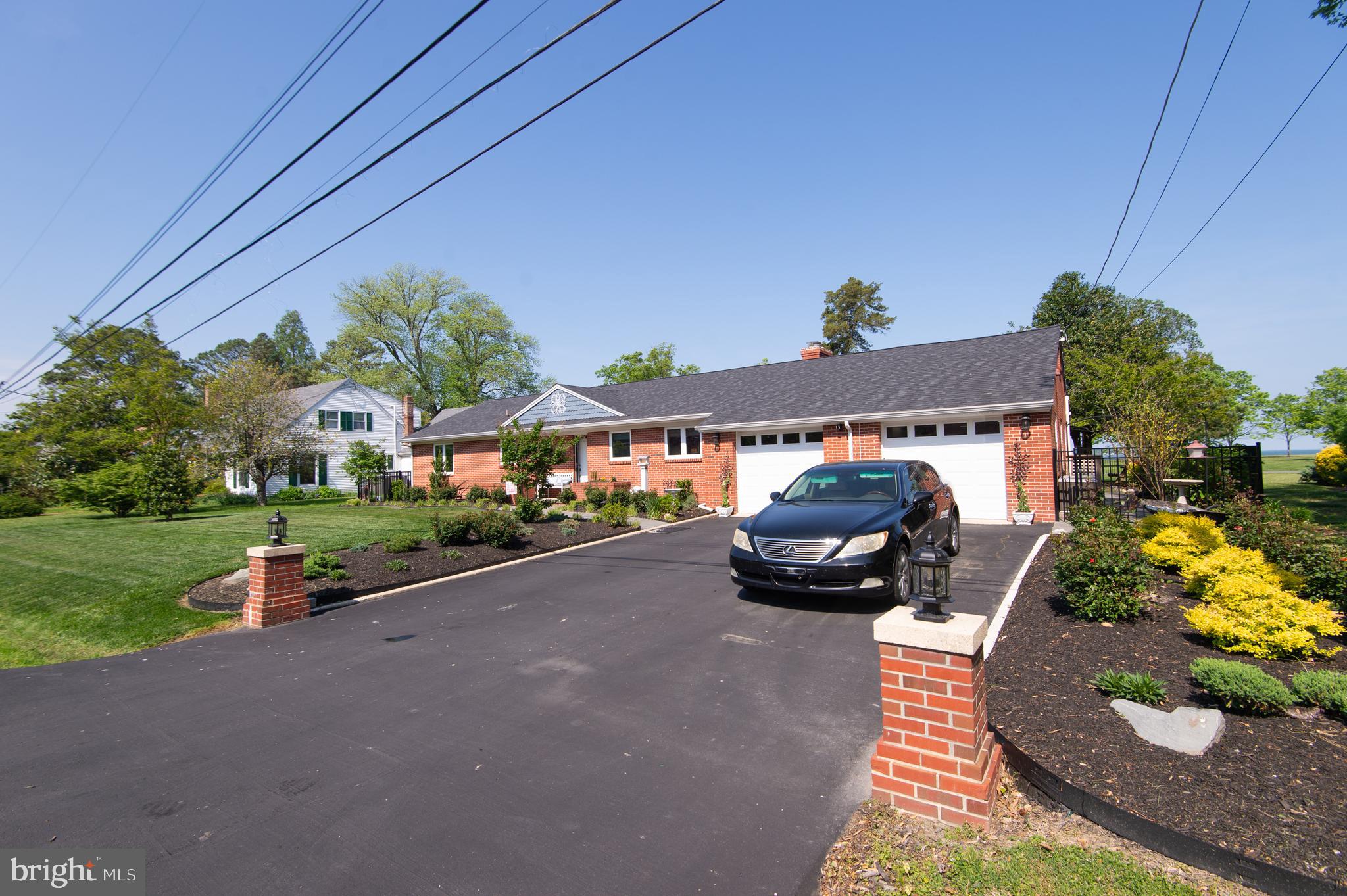 ALGONQUIN - Residential