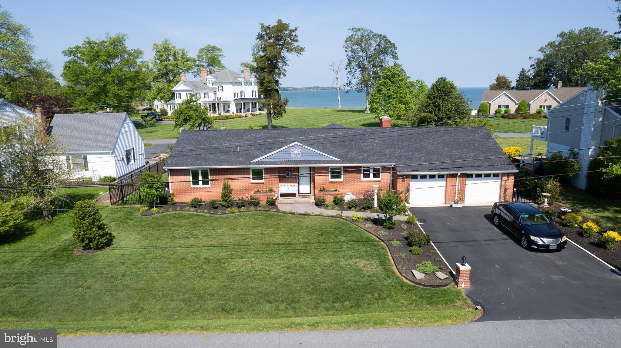 ALGONQUIN - Residential