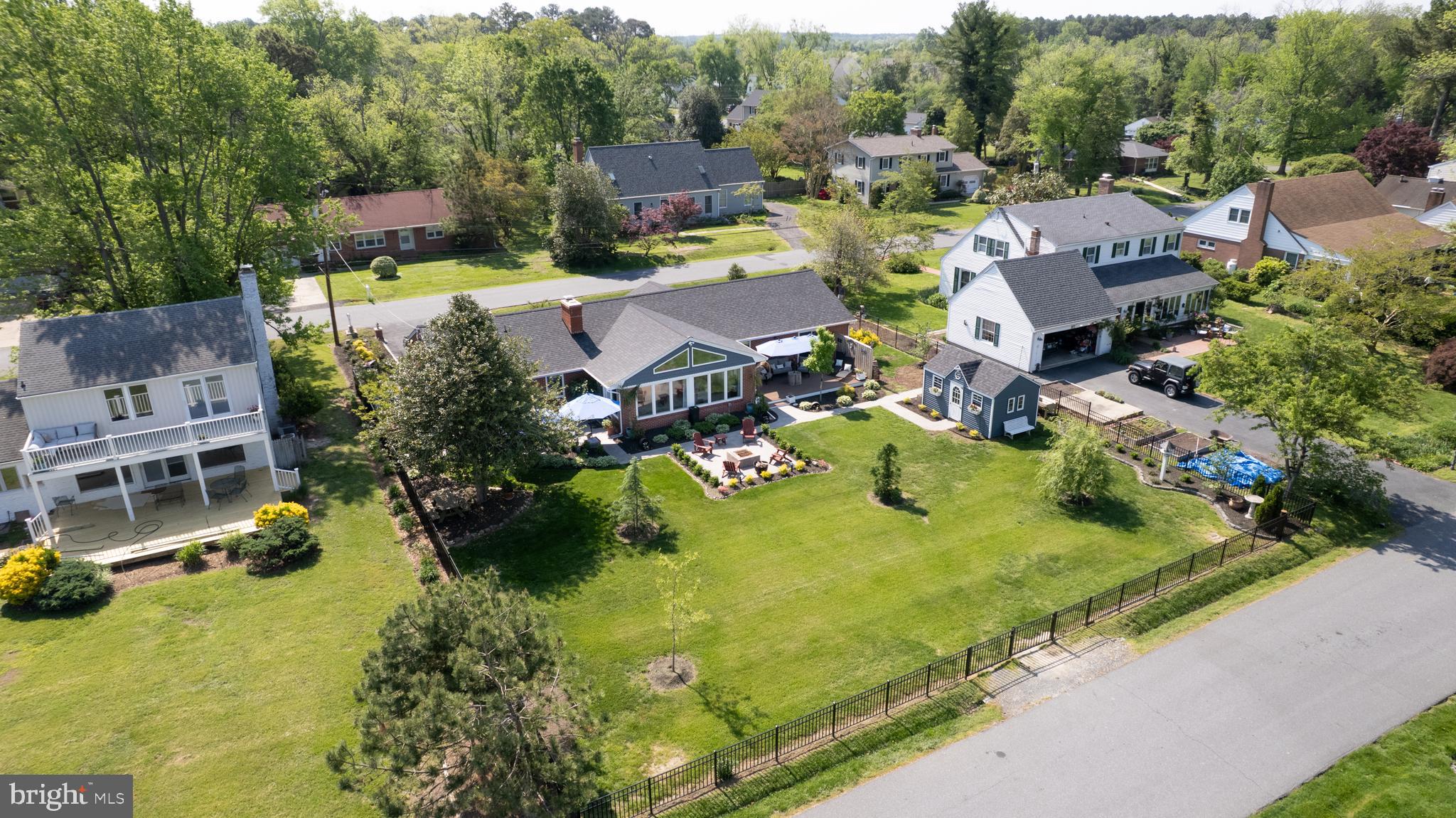 ALGONQUIN - Residential