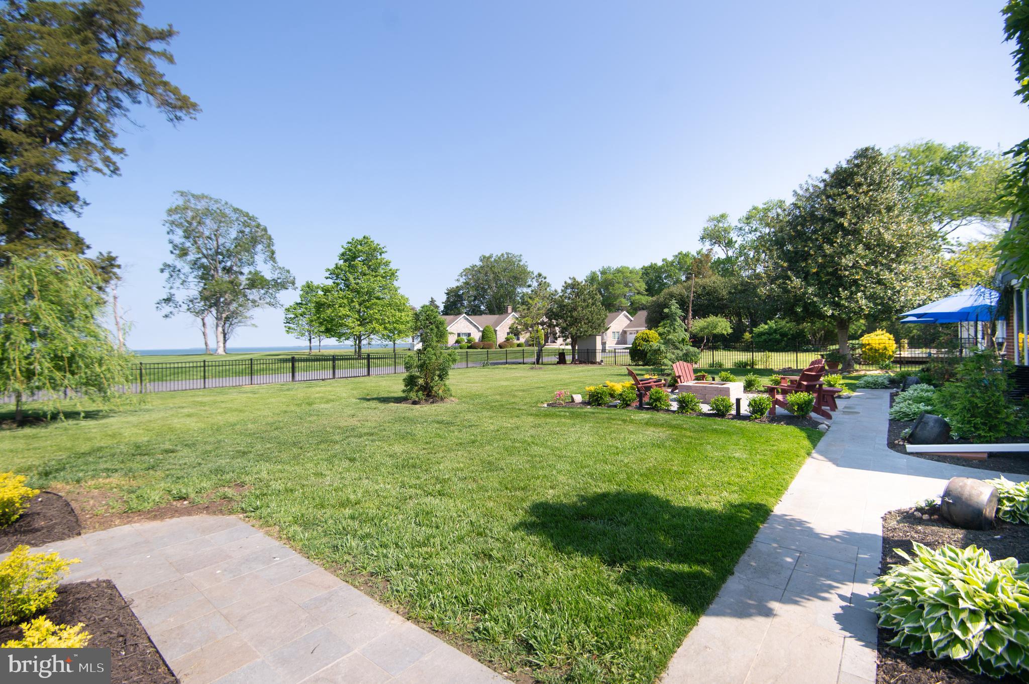 ALGONQUIN - Residential