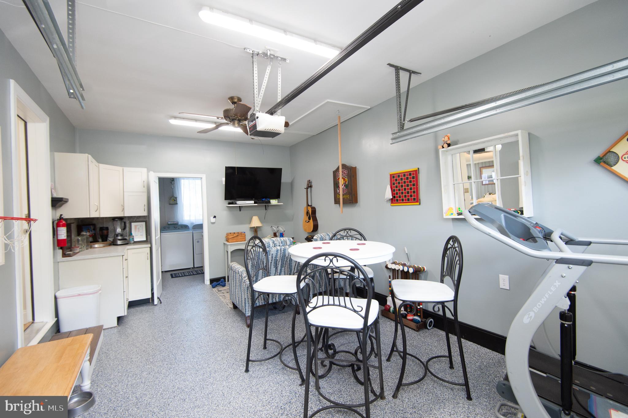 ALGONQUIN - Residential