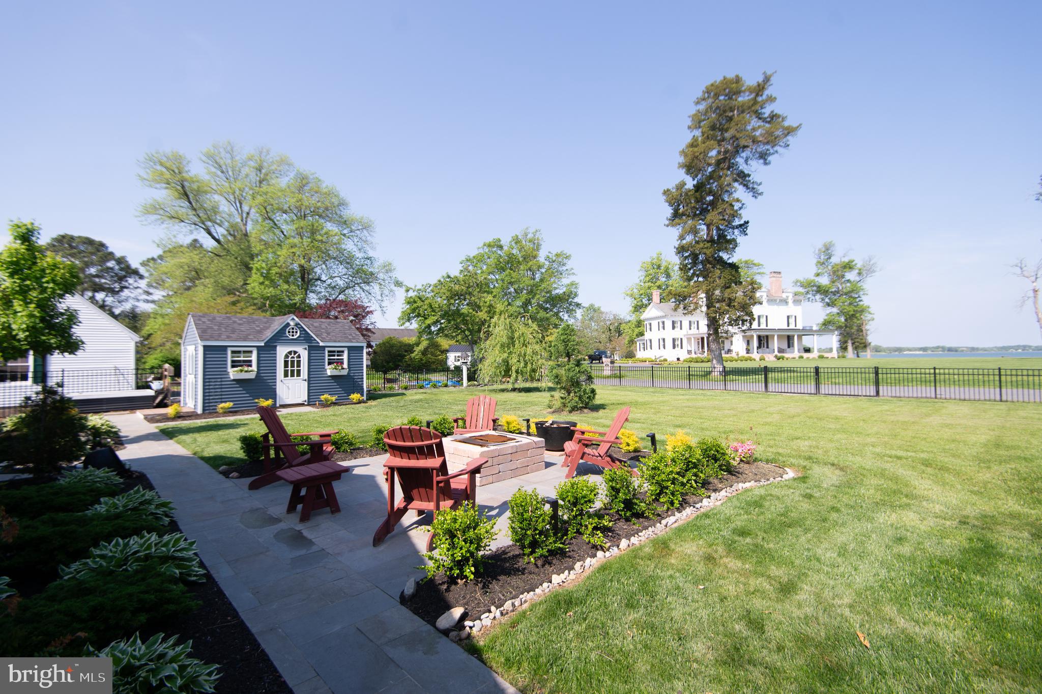 ALGONQUIN - Residential