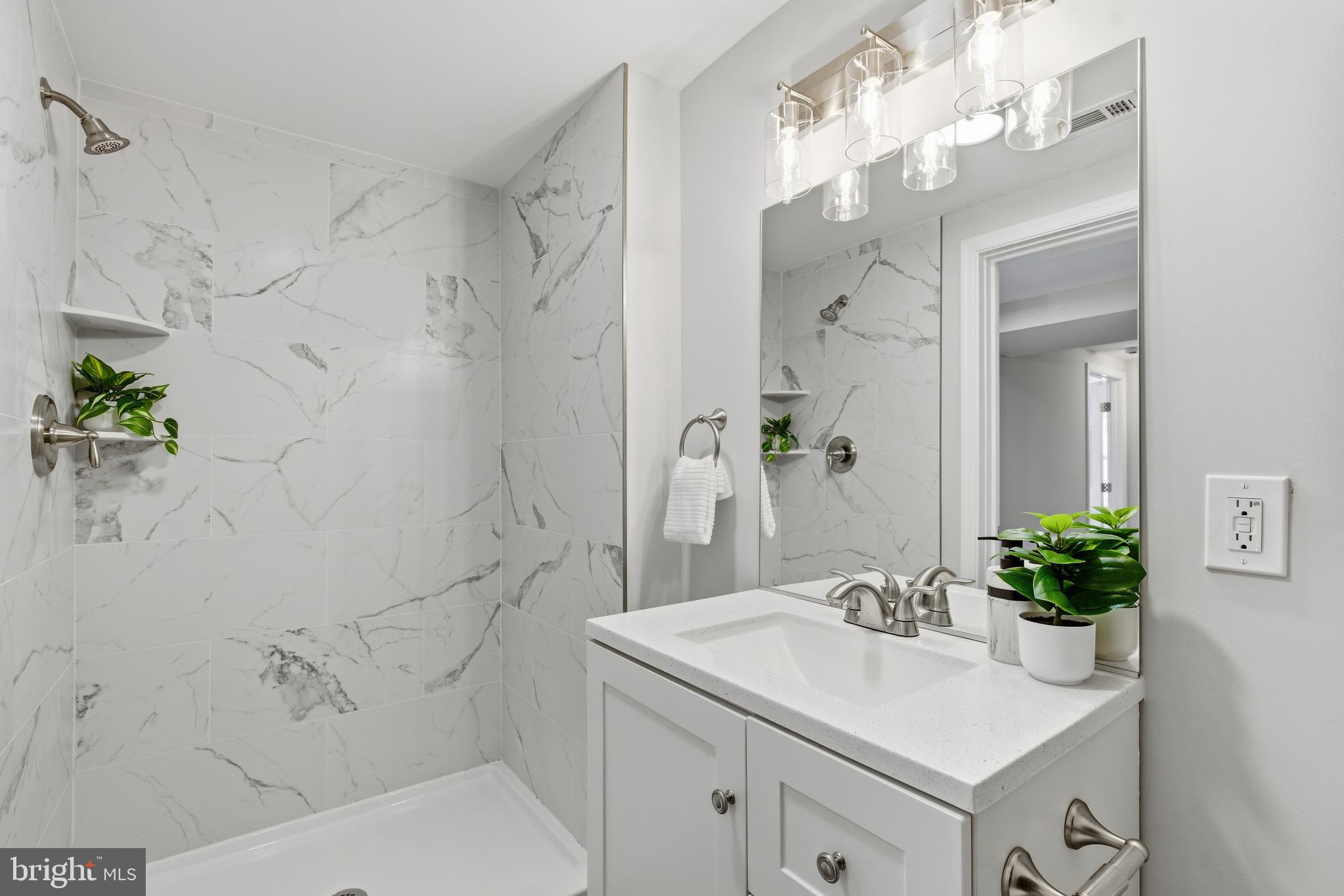 SURRATTS GARDENS - Residential