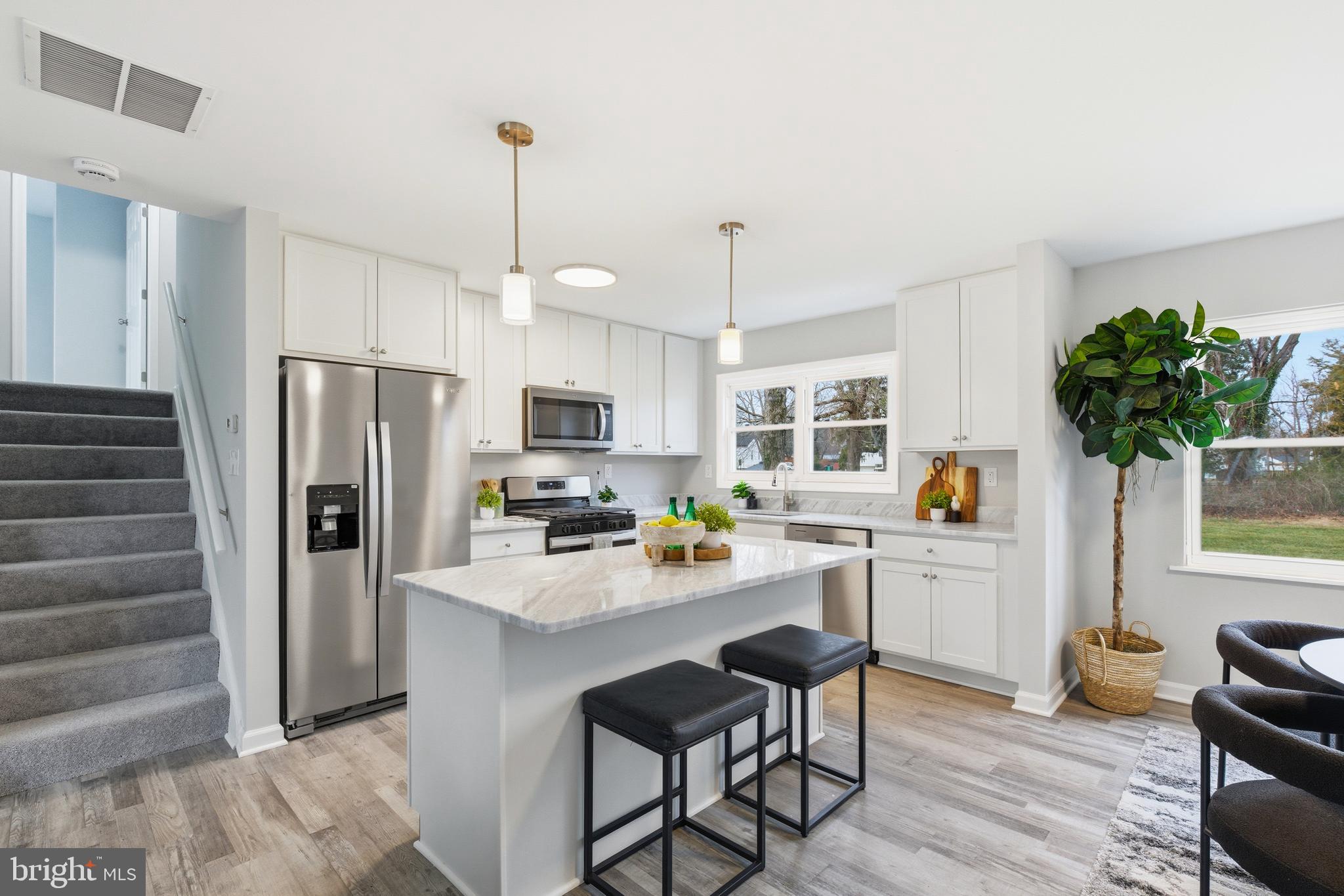 SURRATTS GARDENS - Residential