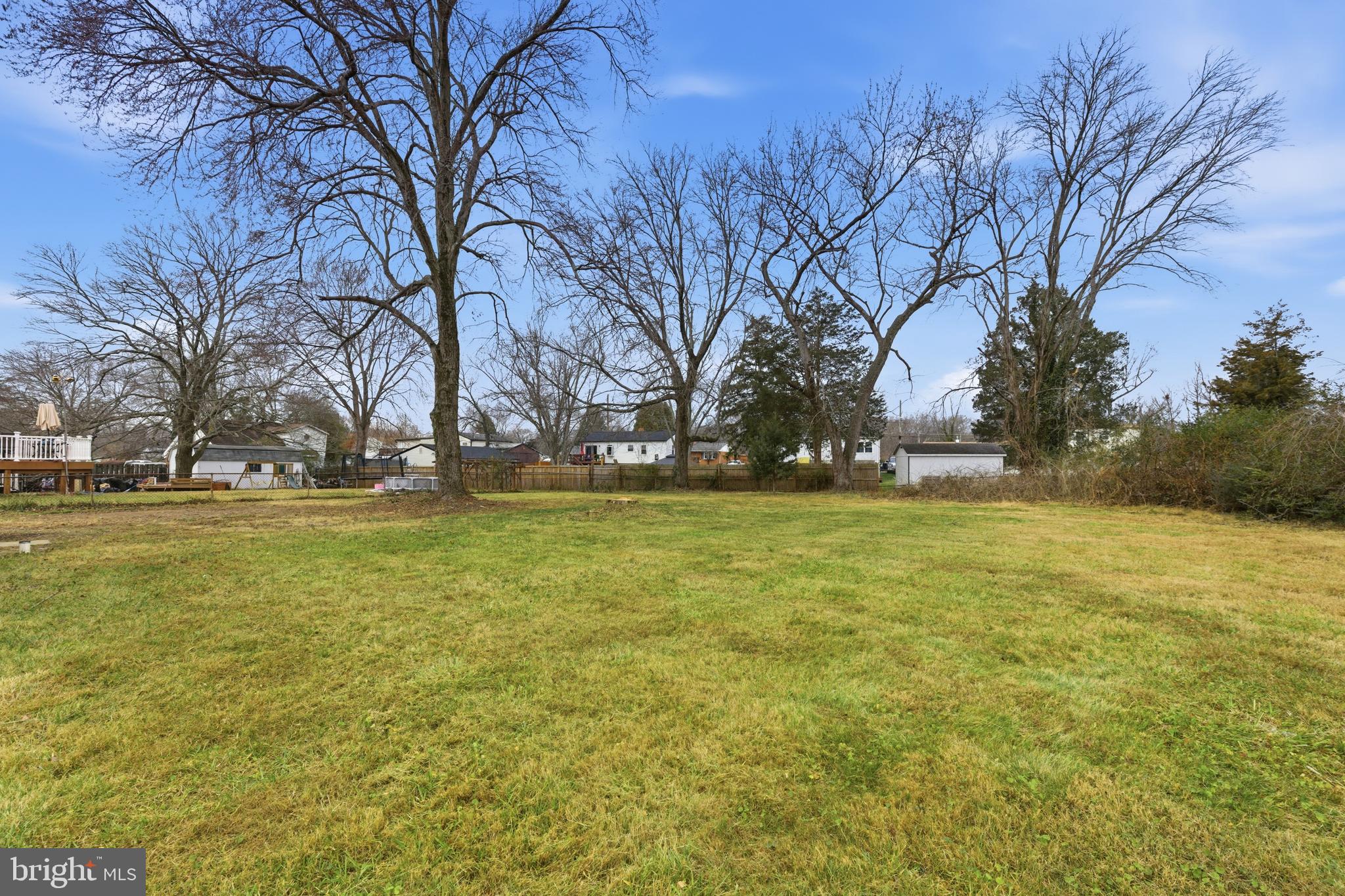 SURRATTS GARDENS - Residential