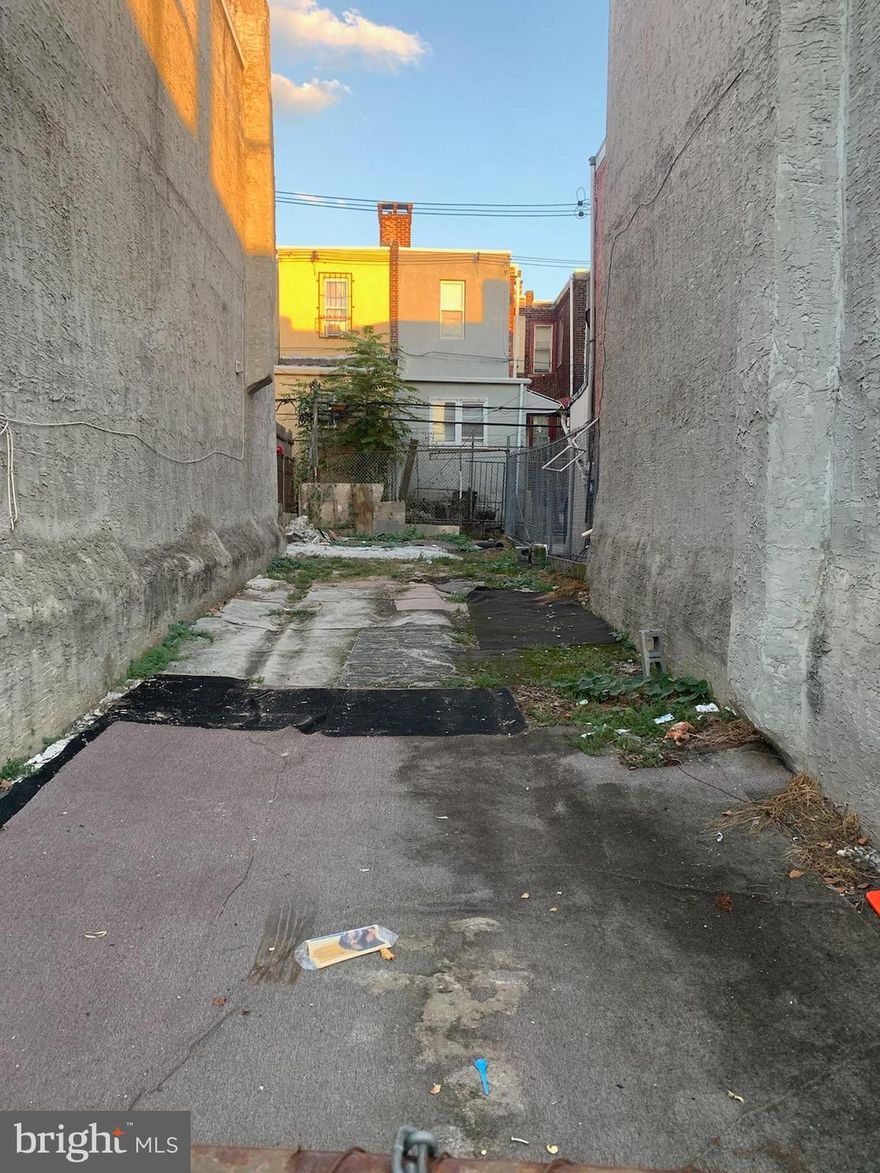 Fantastic development opportunity! This 1,035 sq ft vacant lot is zoned RSA5, allowing for single-family residential construction. Ideal for building now or buying and holding as an investment. Located in a rapidly developing area surrounded by new residential and commercial projects. Drive by and explore the potential this blank canvas offers for your next project.