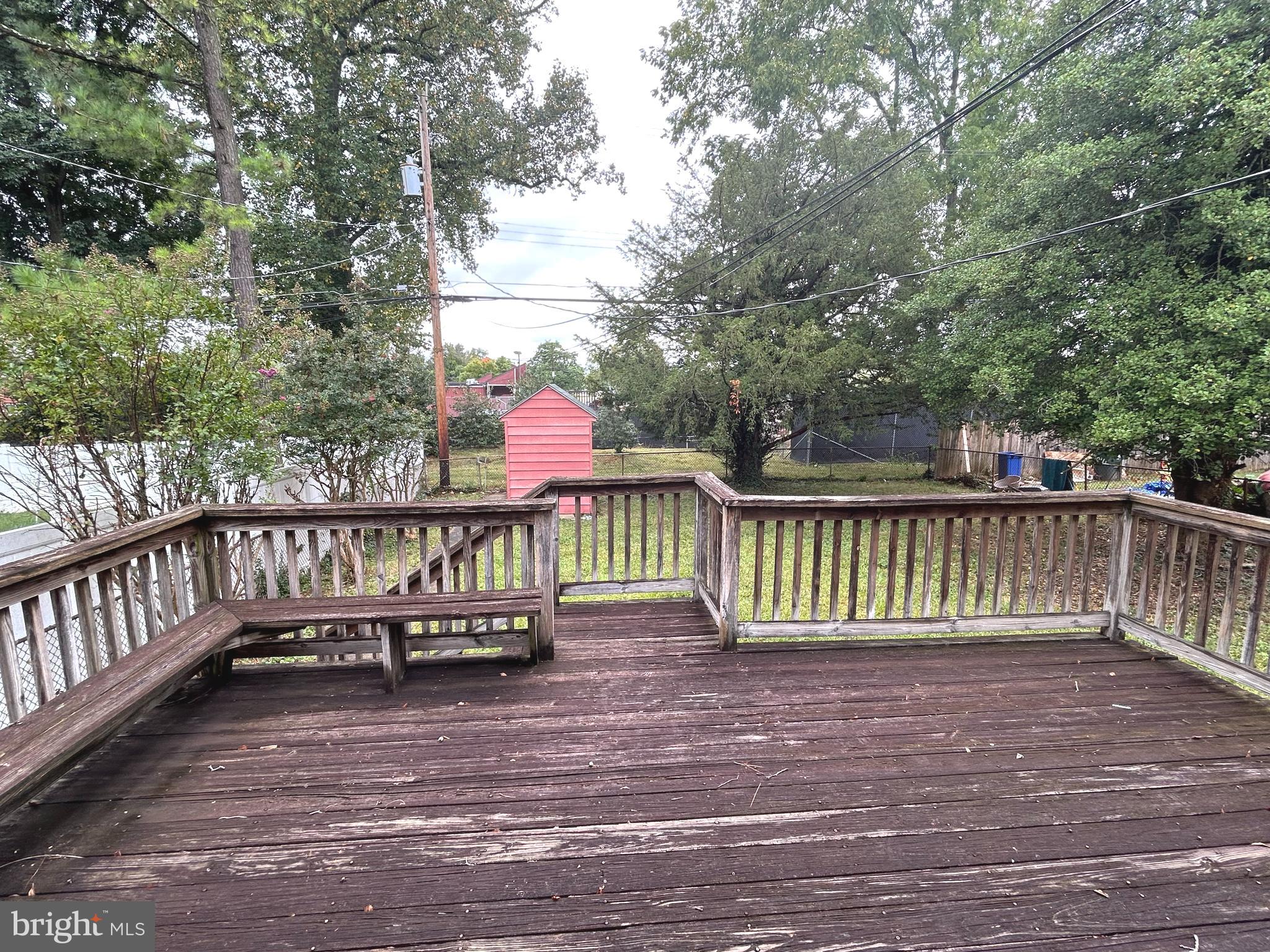 COLONIAL VILLAGE - Residential