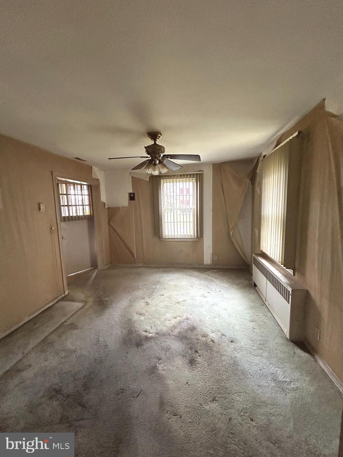 COLONIAL VILLAGE - Residential