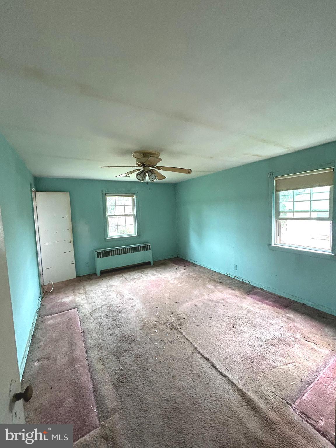 COLONIAL VILLAGE - Residential