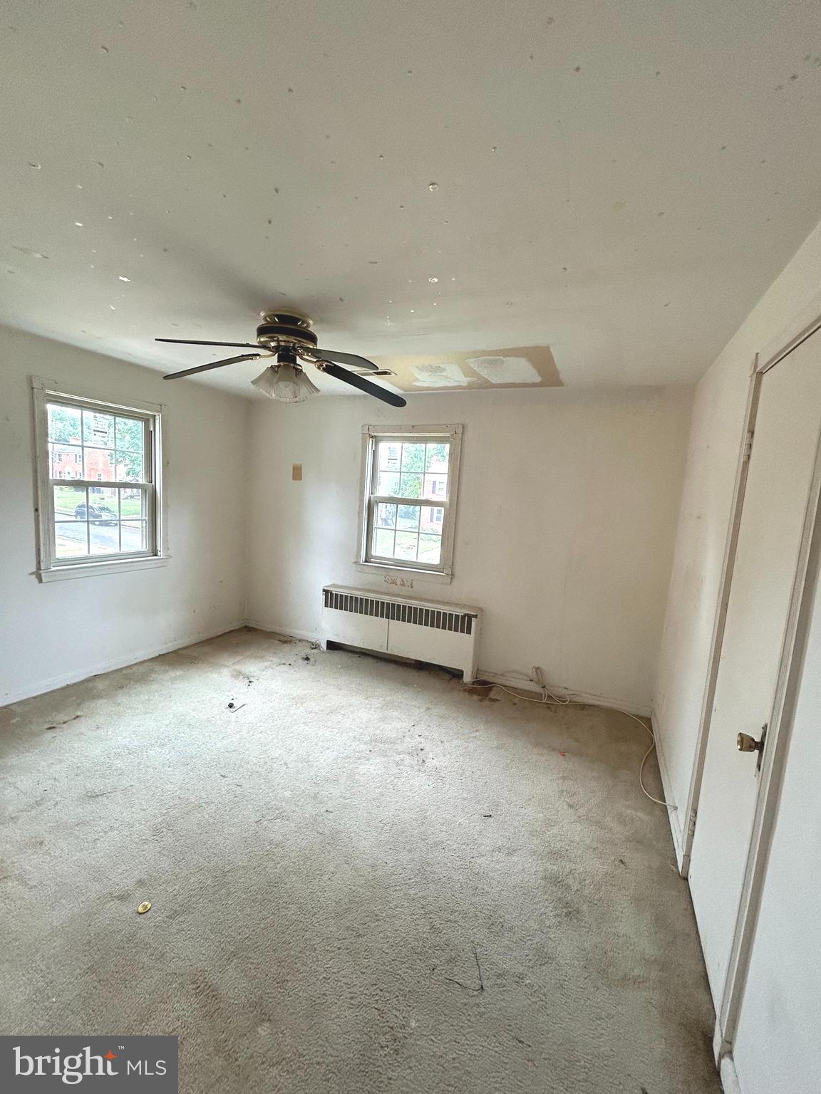 COLONIAL VILLAGE - Residential