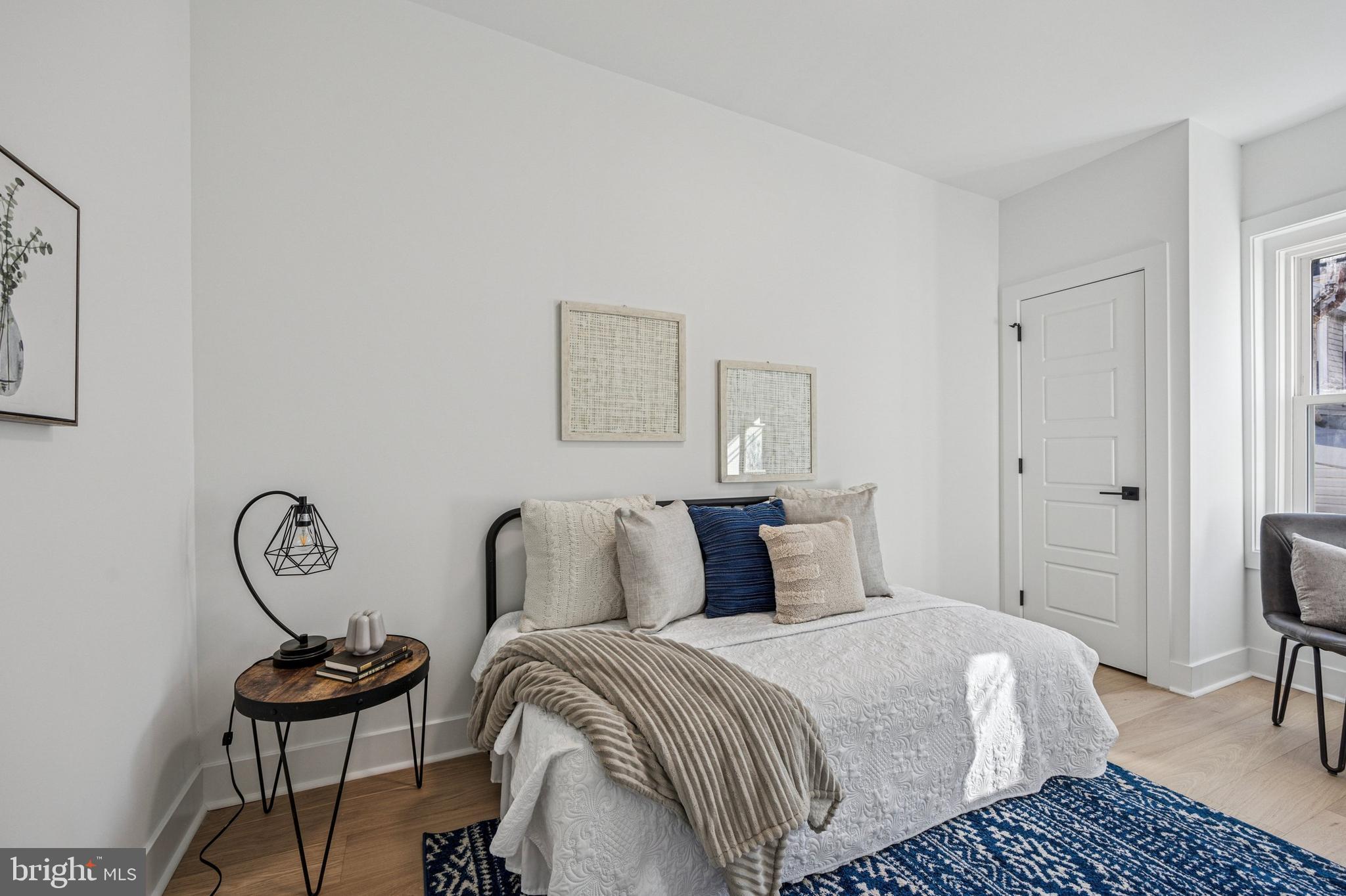 ROXBOROUGH - Residential