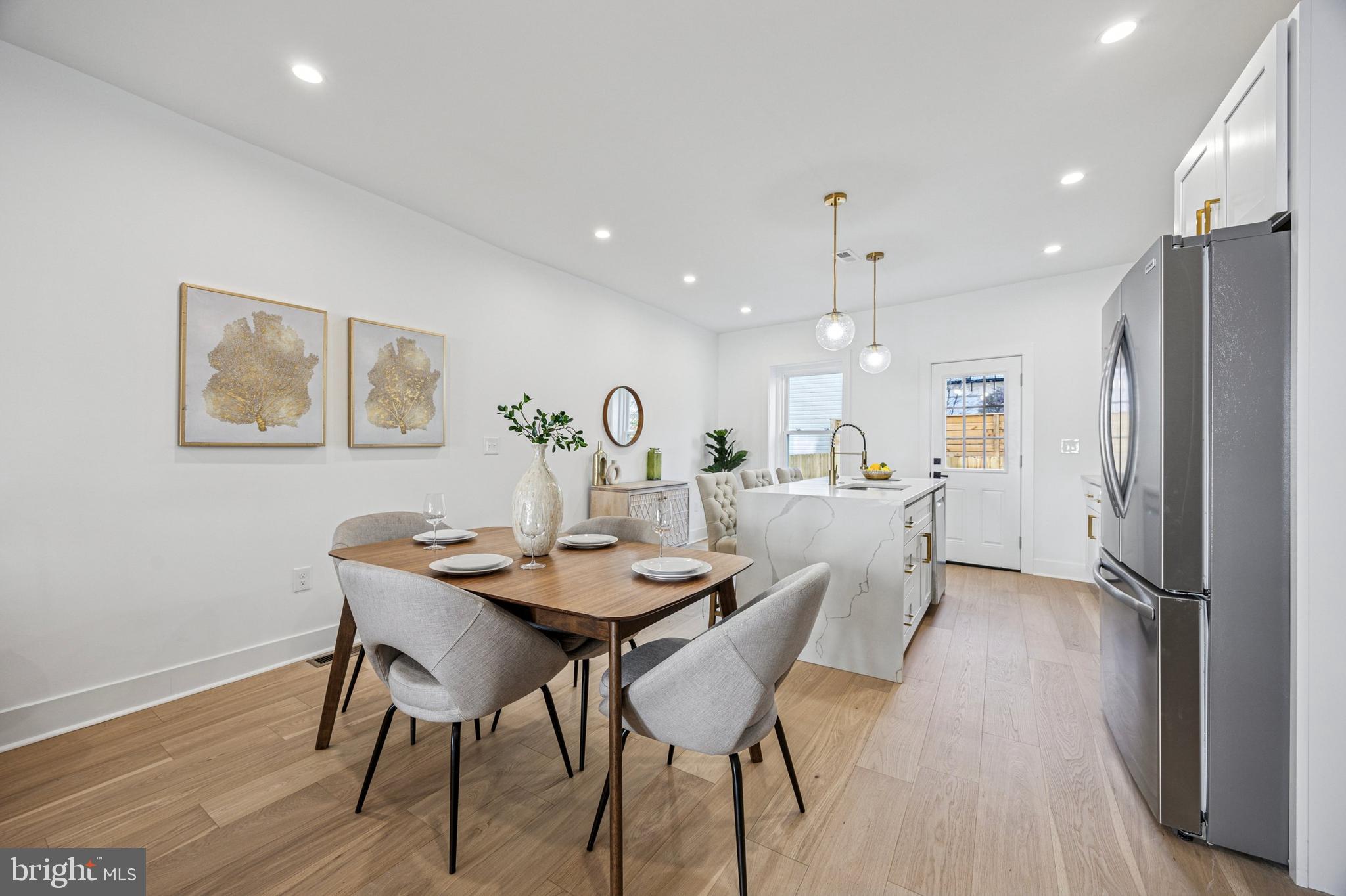 ROXBOROUGH - Residential