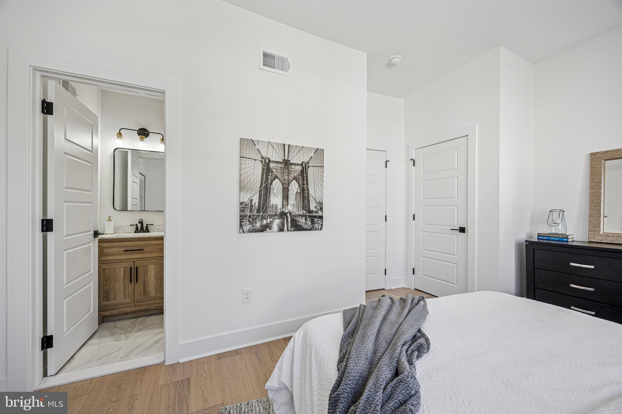 ROXBOROUGH - Residential