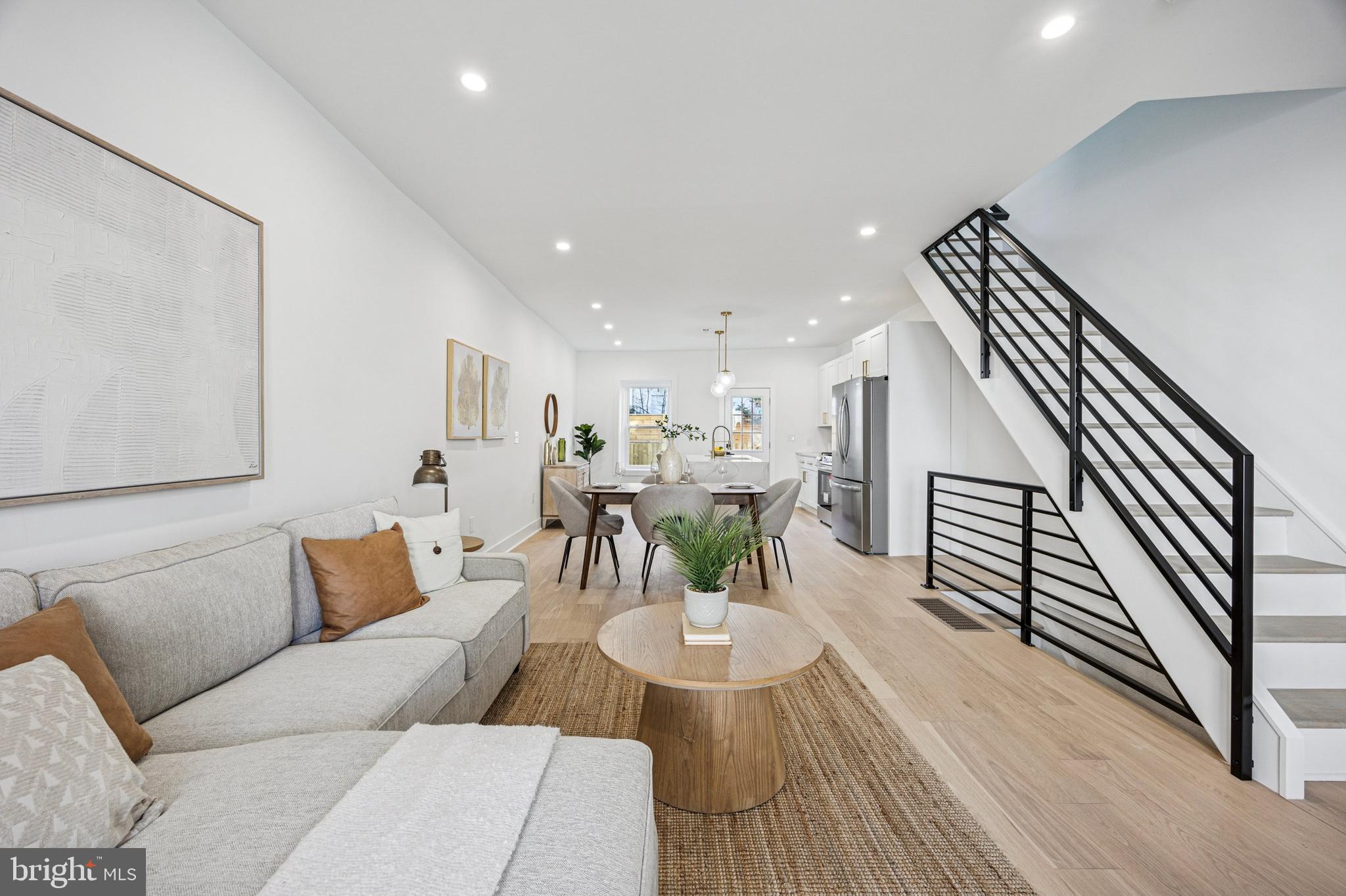 ROXBOROUGH - Residential