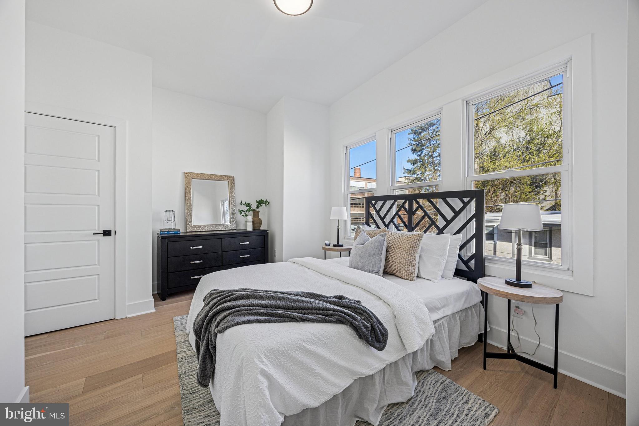 ROXBOROUGH - Residential