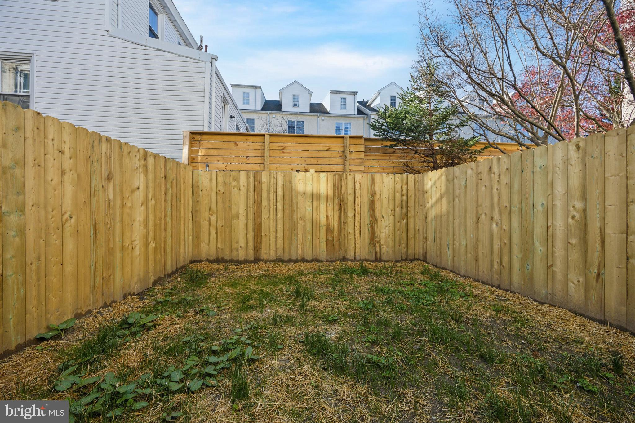 ROXBOROUGH - Residential