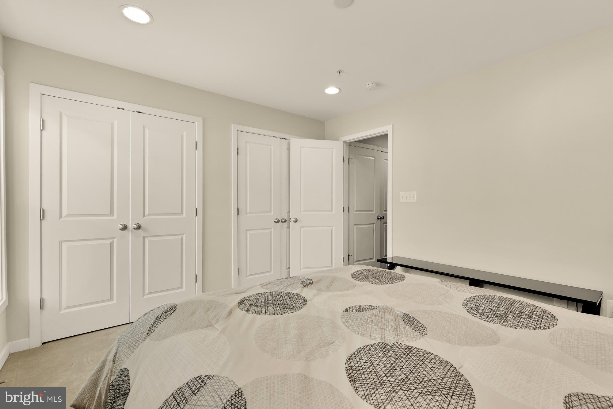 GLENMONT METROCENTRE - Residential