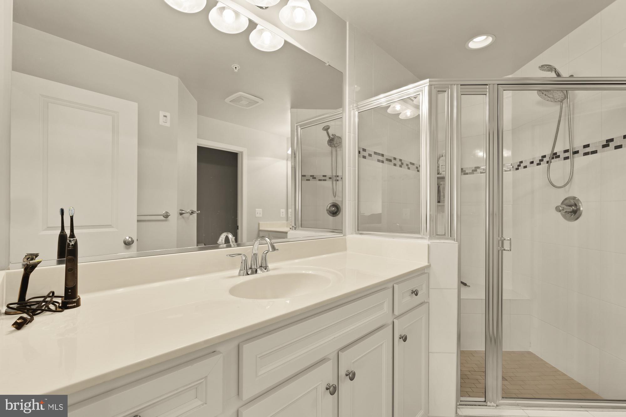 GLENMONT METROCENTRE - Residential