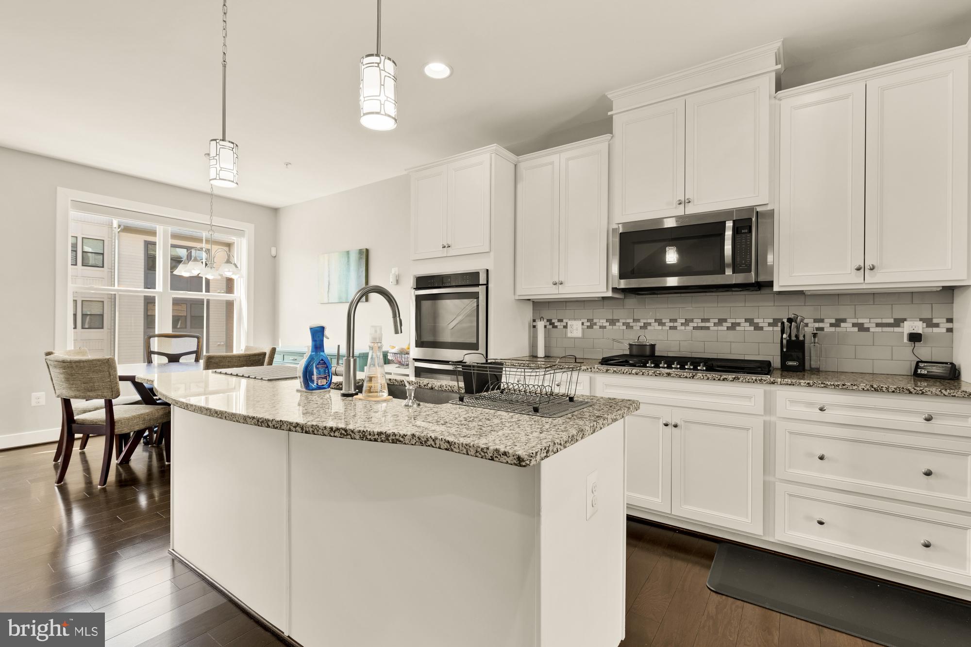 GLENMONT METROCENTRE - Residential