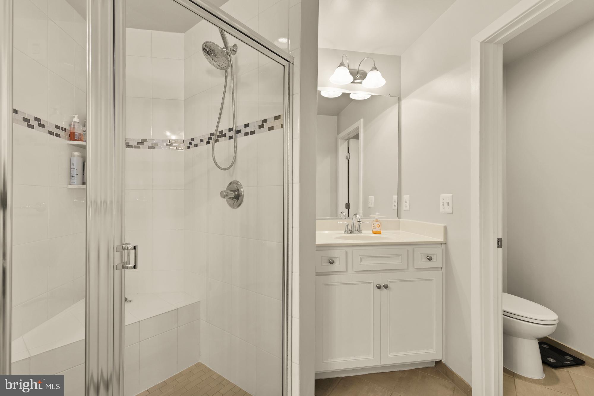 GLENMONT METROCENTRE - Residential