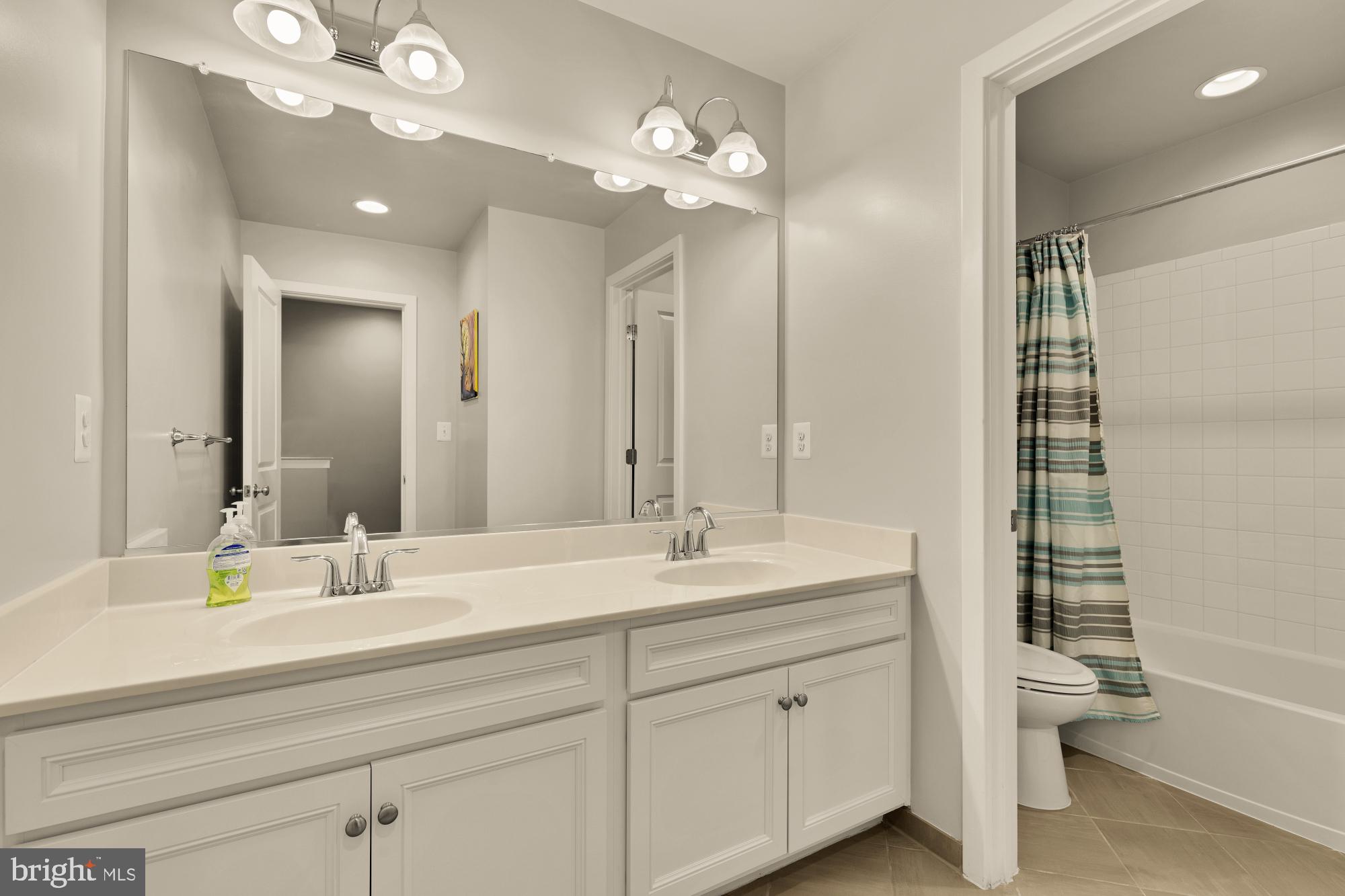 GLENMONT METROCENTRE - Residential