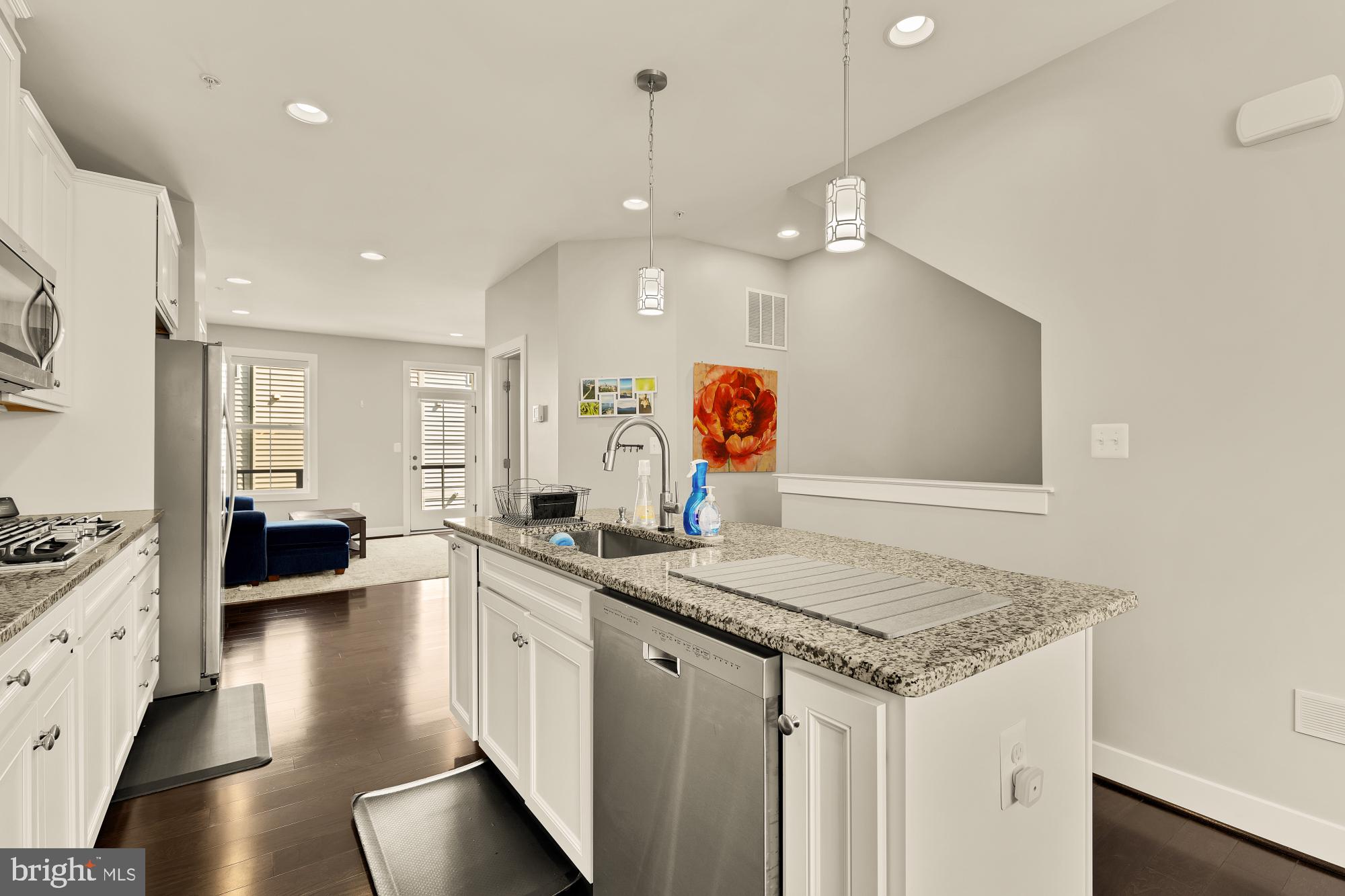 GLENMONT METROCENTRE - Residential