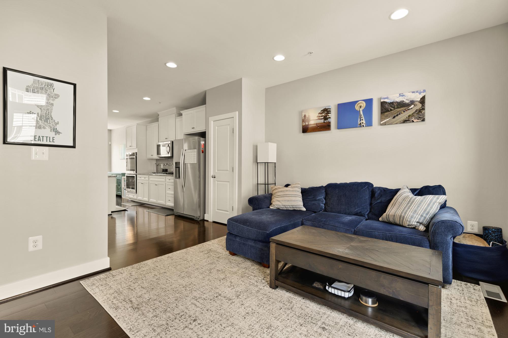 GLENMONT METROCENTRE - Residential