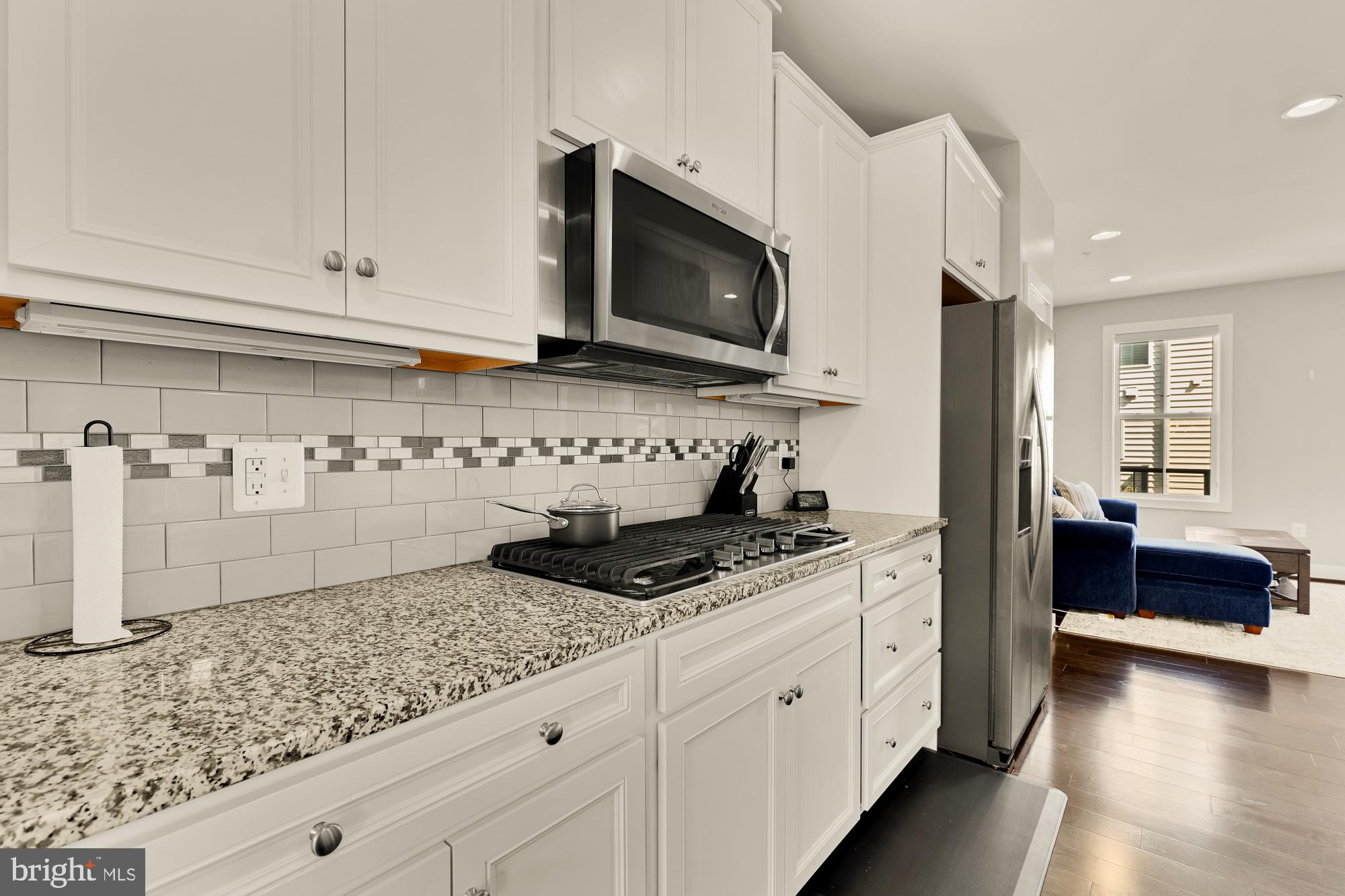 GLENMONT METROCENTRE - Residential